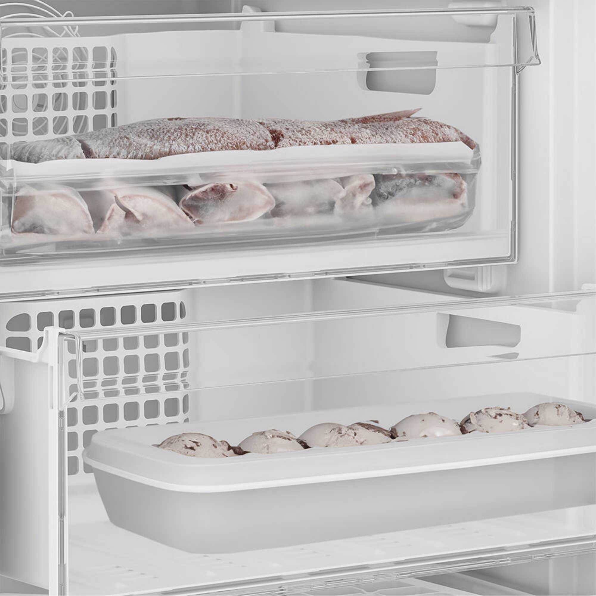 HPKH 1261W W4UK 50/50 No Frost Fridge Freezer with Water Dispenser - White