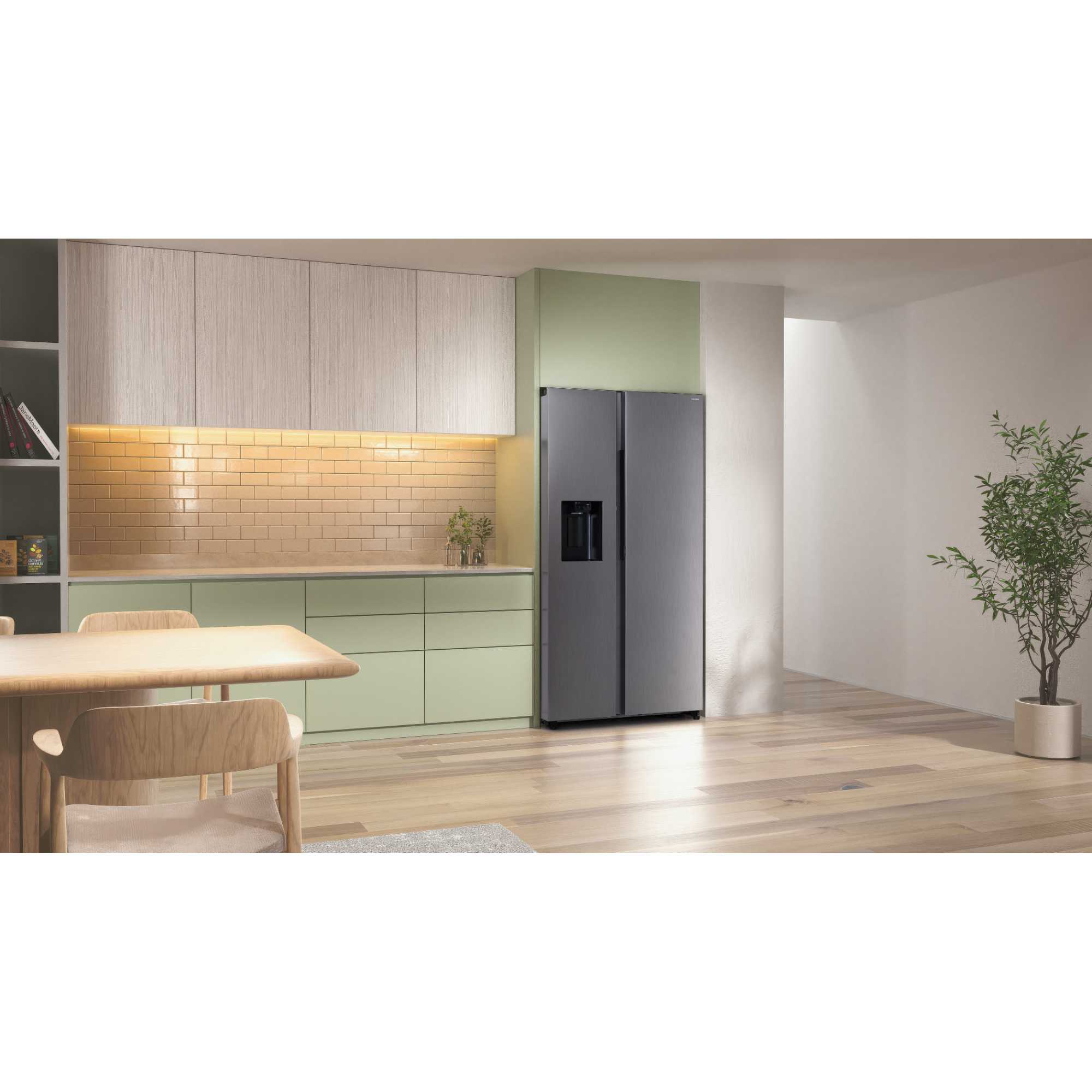 Series 6 RS70F64KETEU SpaceMax 640L Smart American Fridge Freezer - Silver