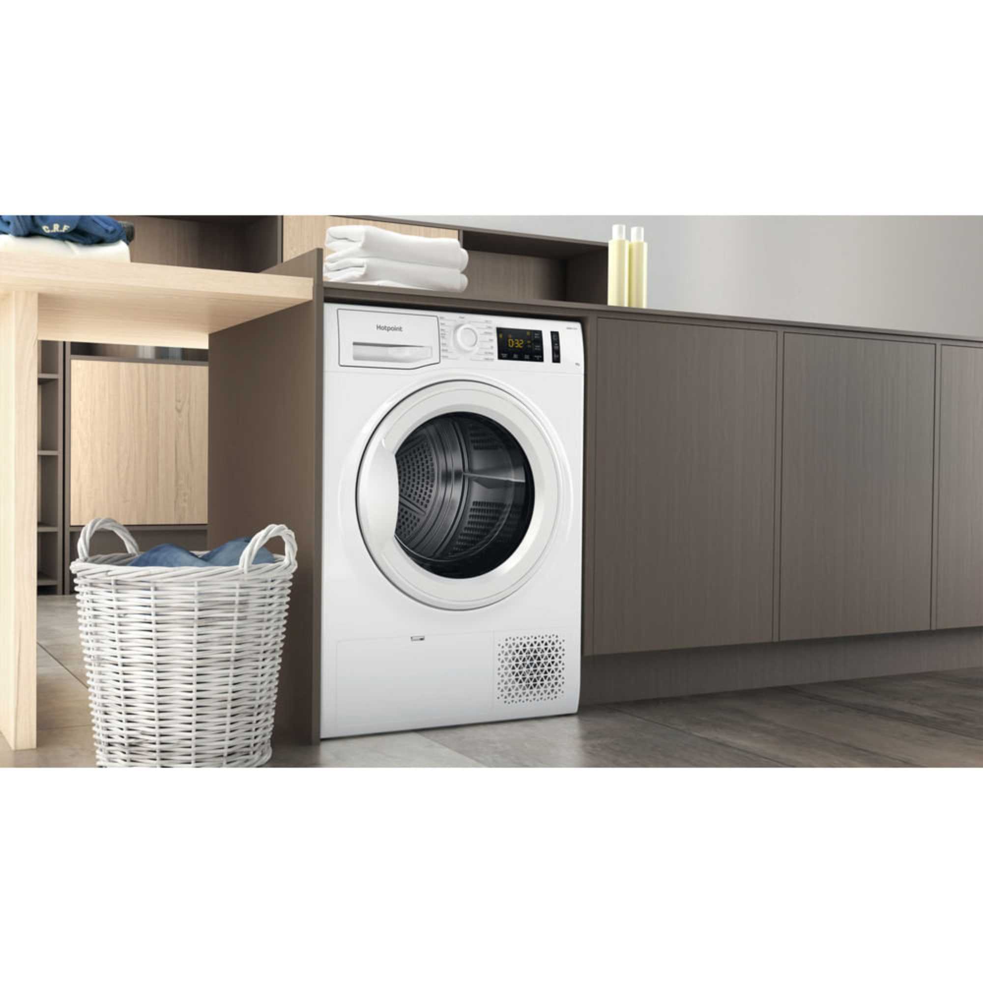 NT M11 92 UK CreaseCare 9kg Heat Pump Tumble Dryer - White
