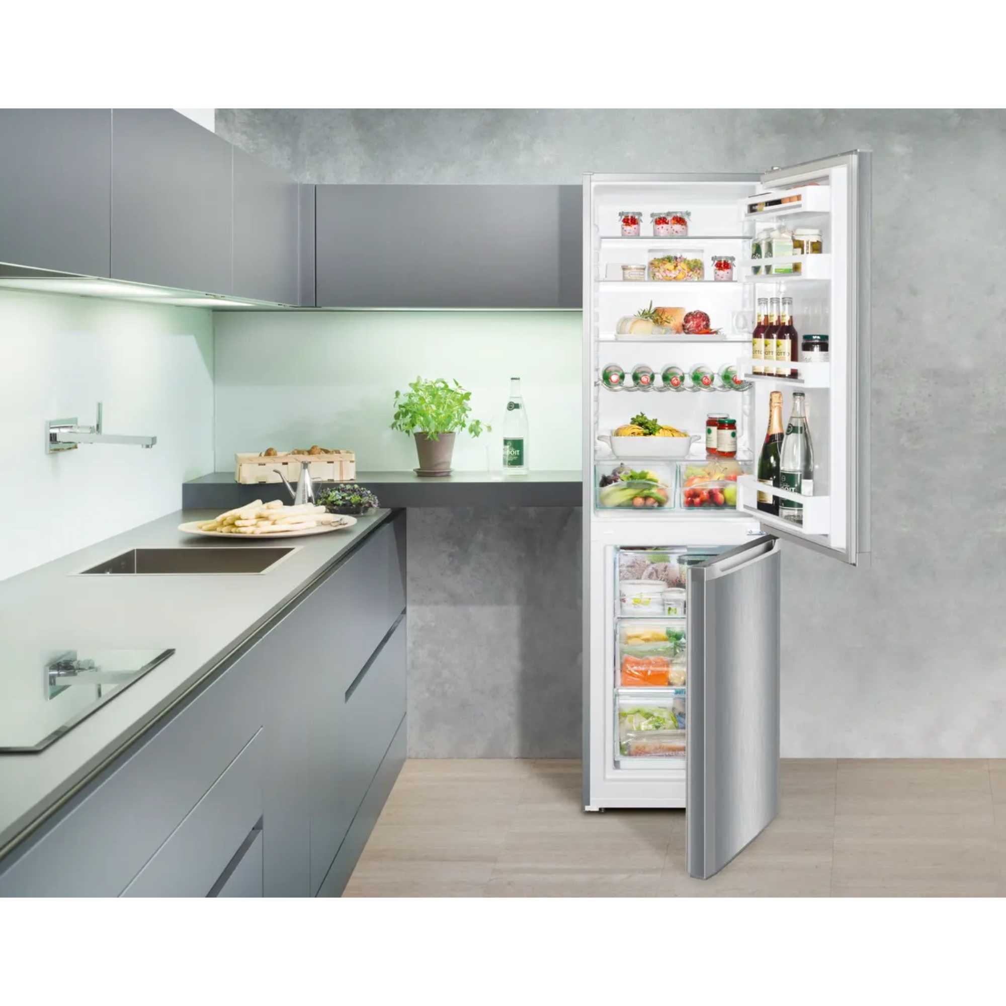 CUELE3331 296L SmartFrost Fridge Freezer - Silver
