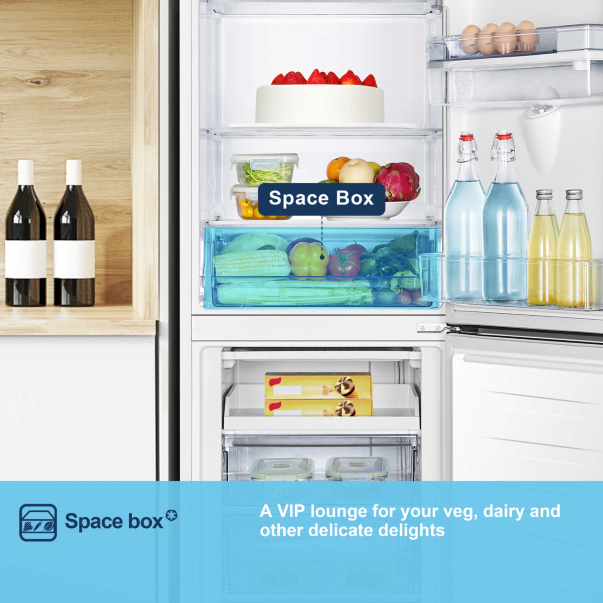 MC55240DE 252l Fridge Freezer with Water Dispenser