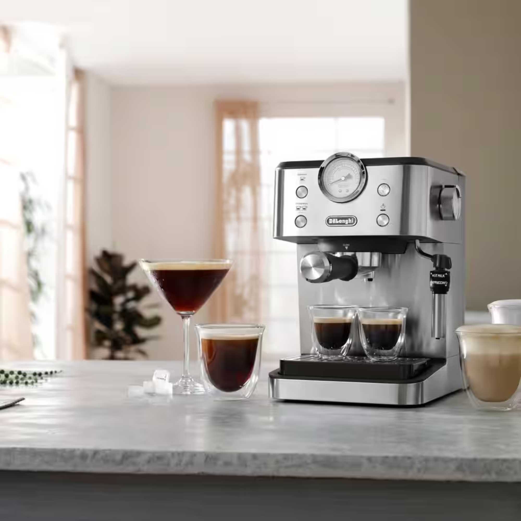 Linea Classic Coffee Machine - Silver - EM450