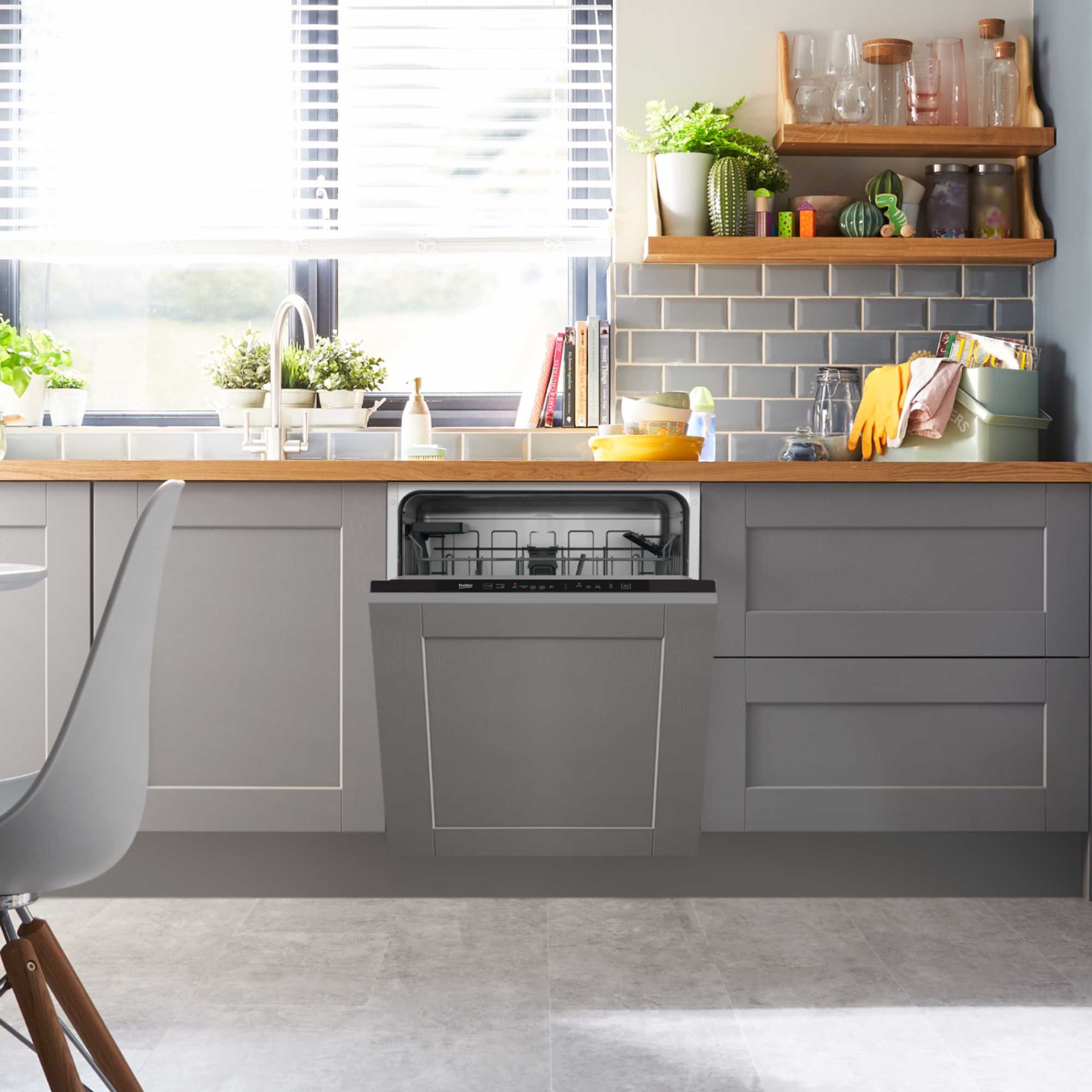 Fully Integrated Full-Sized Dishwasher - DIN15C20