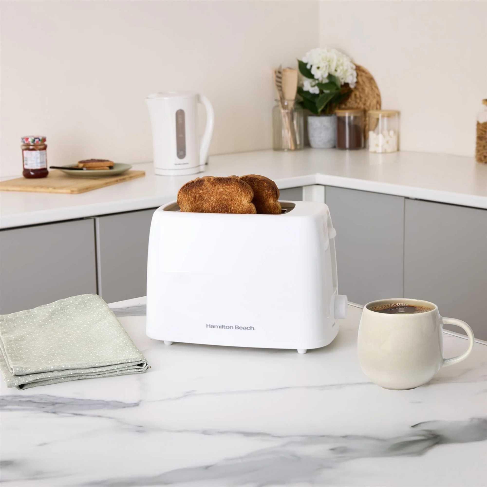 HB1116W Essential 2 Slice Toaster - White