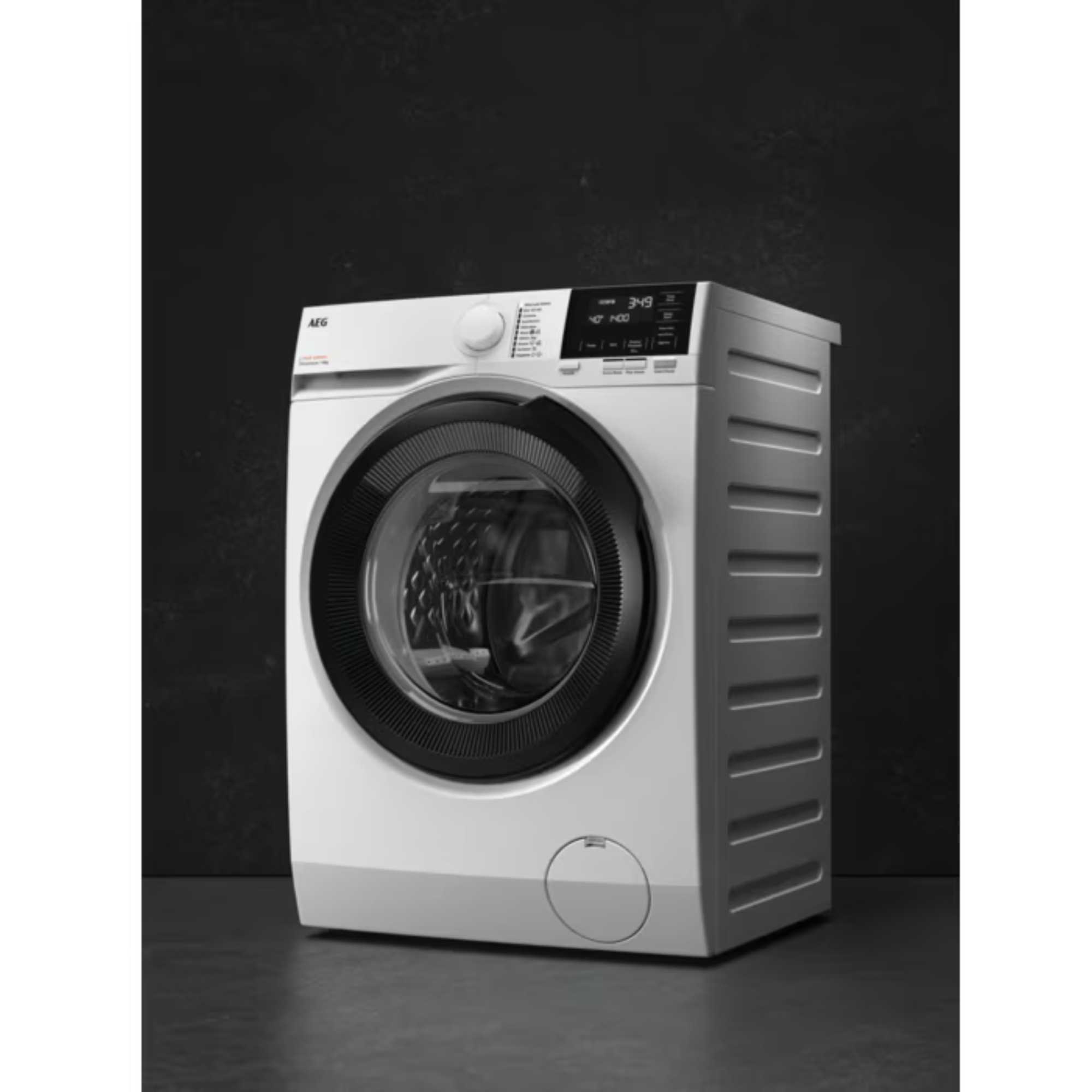 7000 Series ProSteam 8kg 1600rpm Washing Machine - LFR71864B