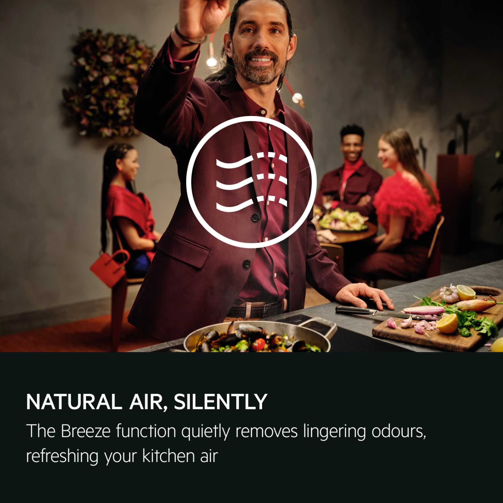 GB87D91CB 8000 90cm AuroraTech Chimney Hood with 3 Speed Settings - Black