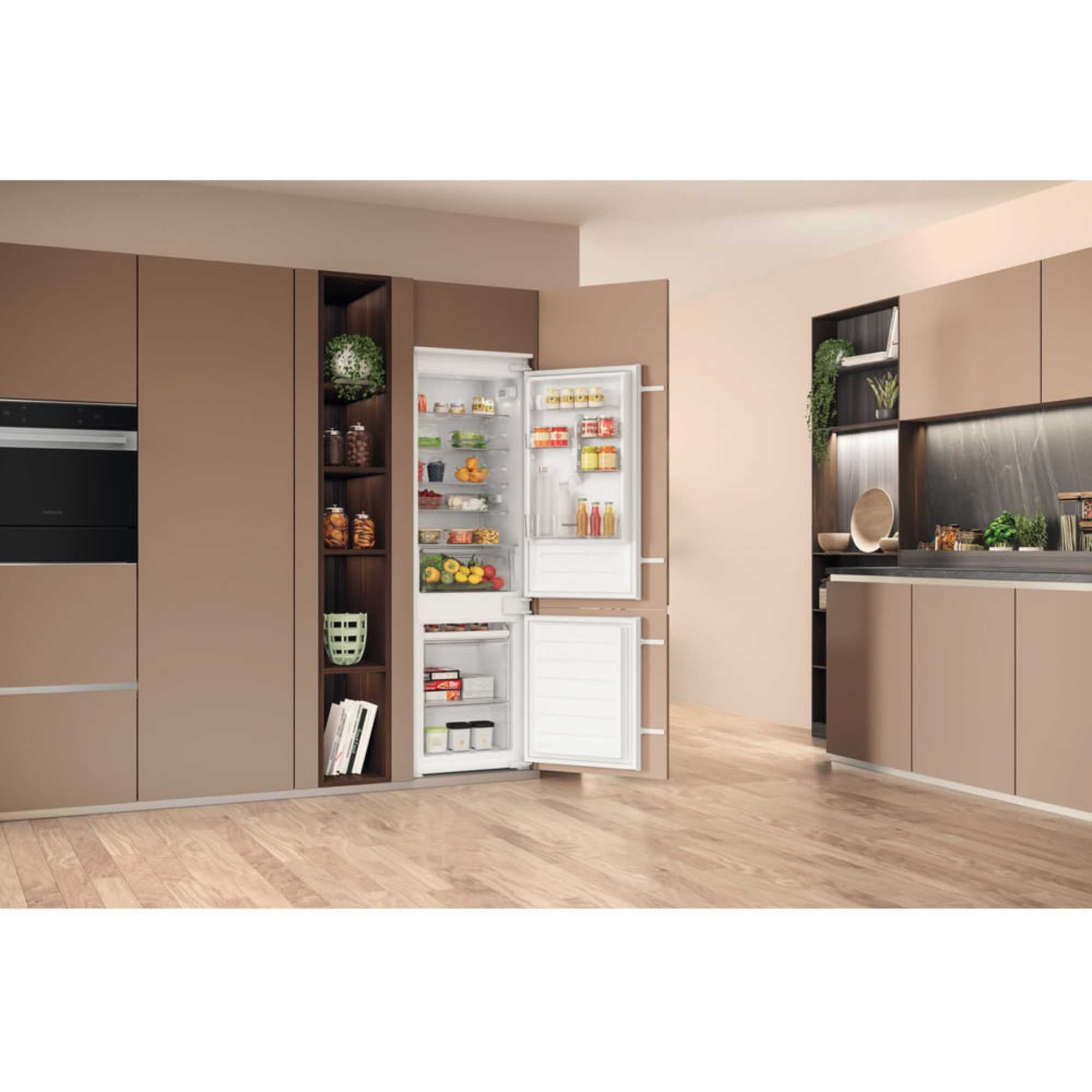 HTC18D011A1 268l Low Frost Integrated Fridge Freezer