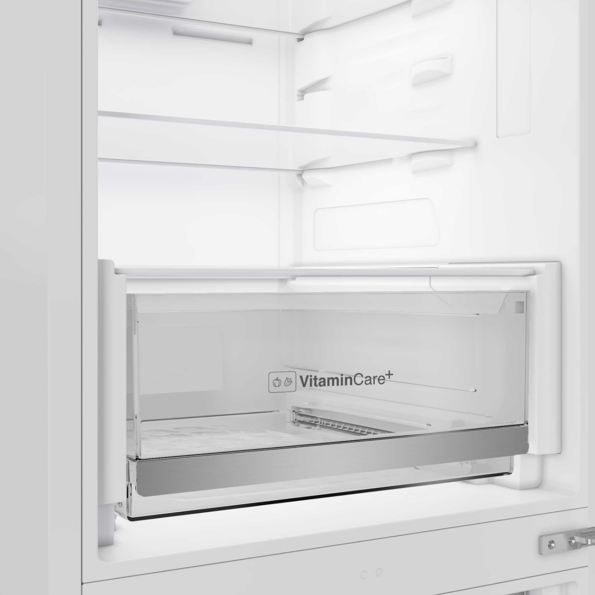 Fridge Freezer 60/40 Total No Frost - White - KNE24686VW