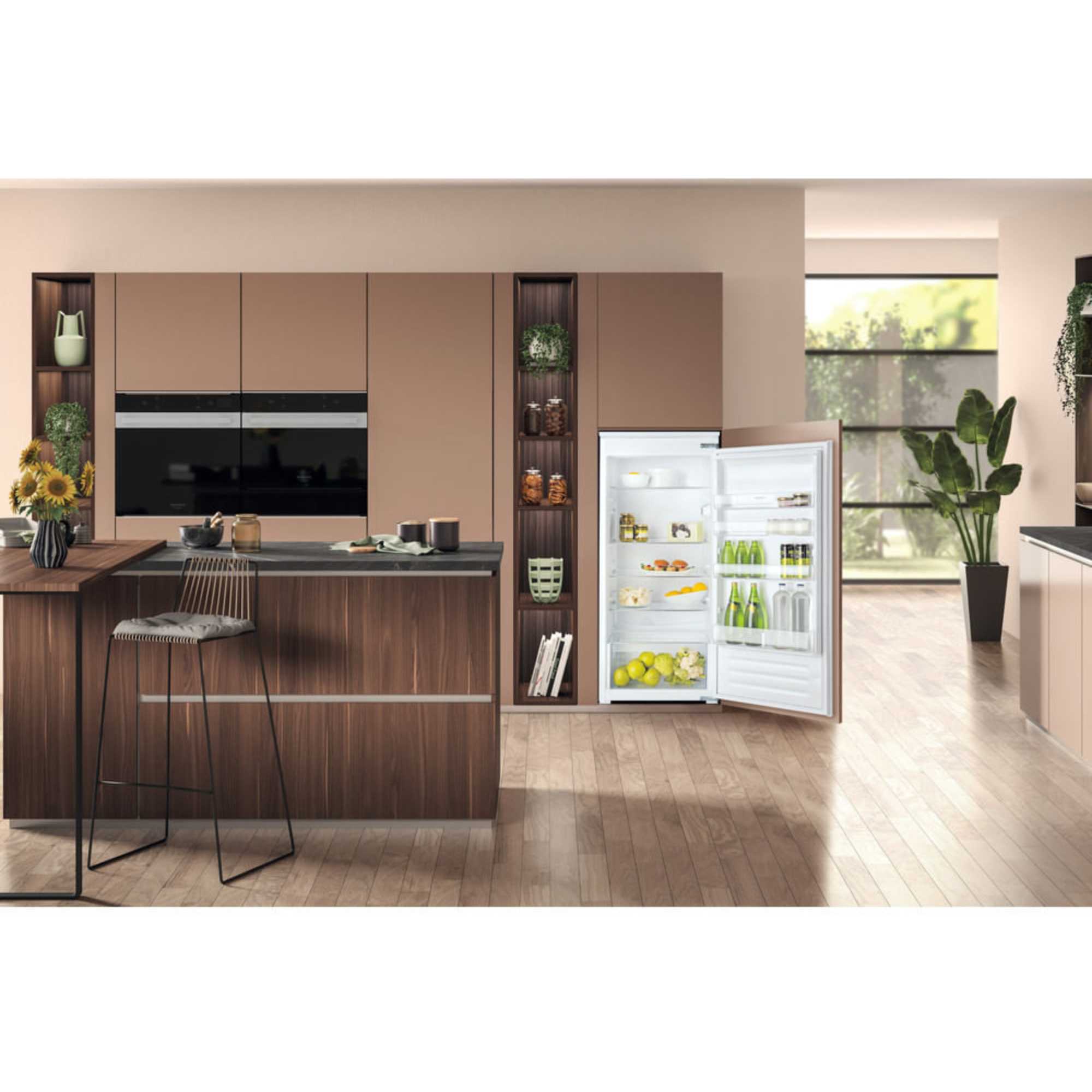 HS 12 A1 D.UK 2 209l Built-In Low Frost Larder Fridge