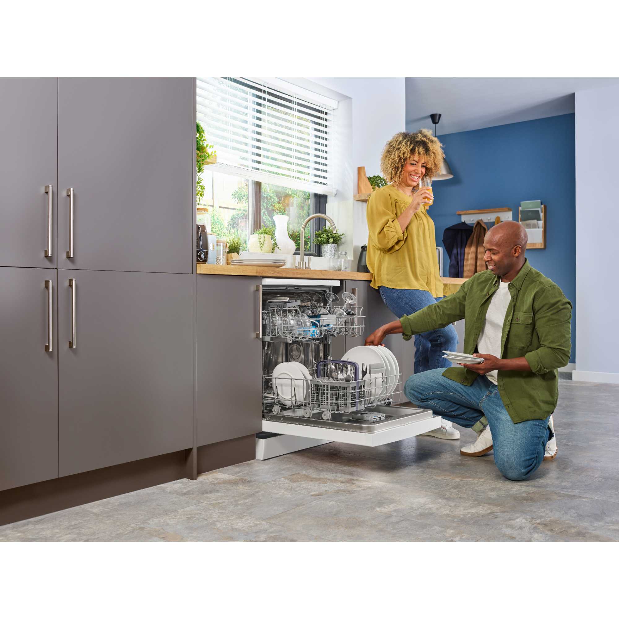 BDFN26430W 14 Place Settings Dishwasher with HygieneIntense - White