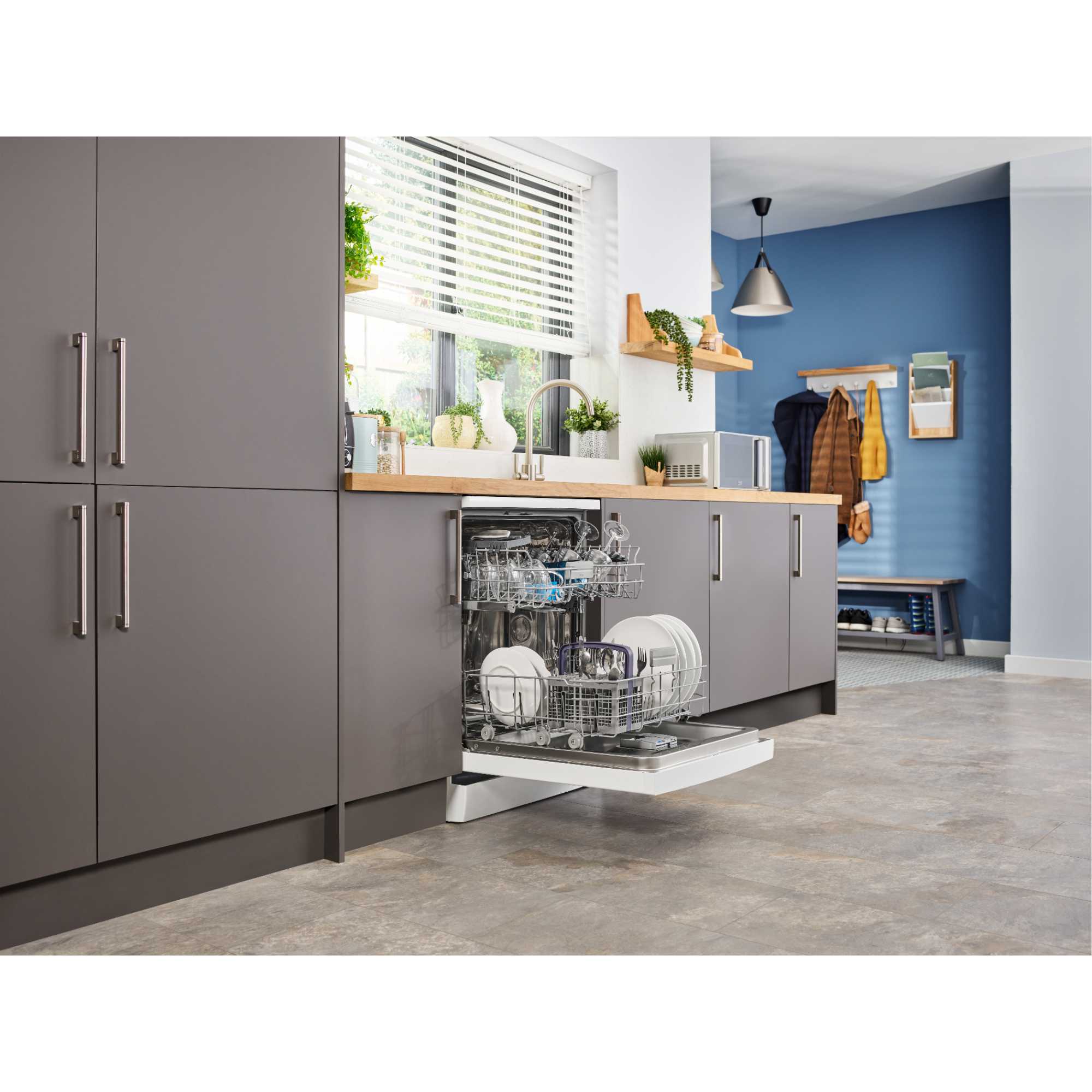 BDFN26430W 14 Place Settings Dishwasher with HygieneIntense - White