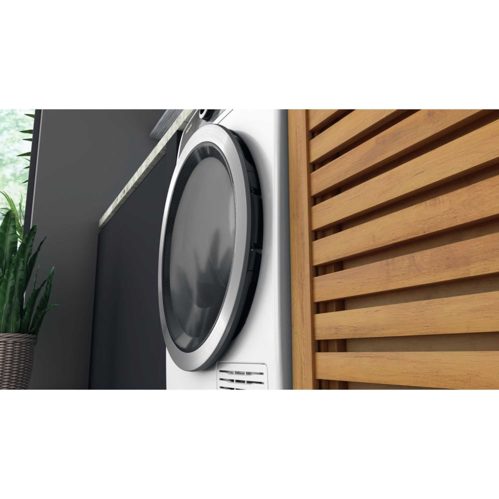 H8 D94WB UK GentlePower 9kg Heat Pump Tumble Dryer - White