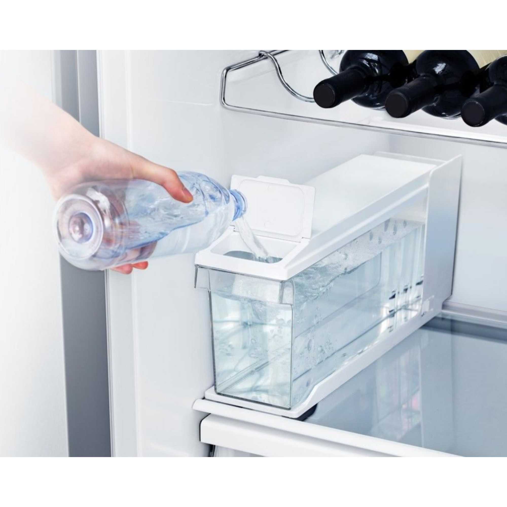 RS694N4TIE 562L American Style Fridge Freezer with Total No Frost - S/Steel