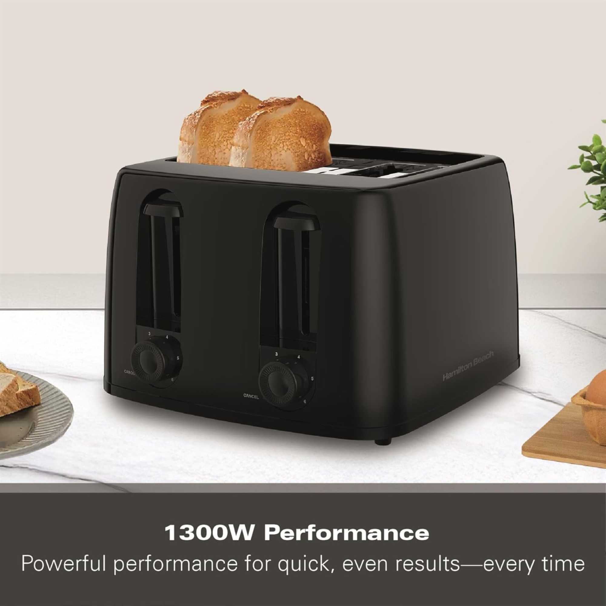 HB4T5032B 1300W Essential Toaster 4 Slice - Black