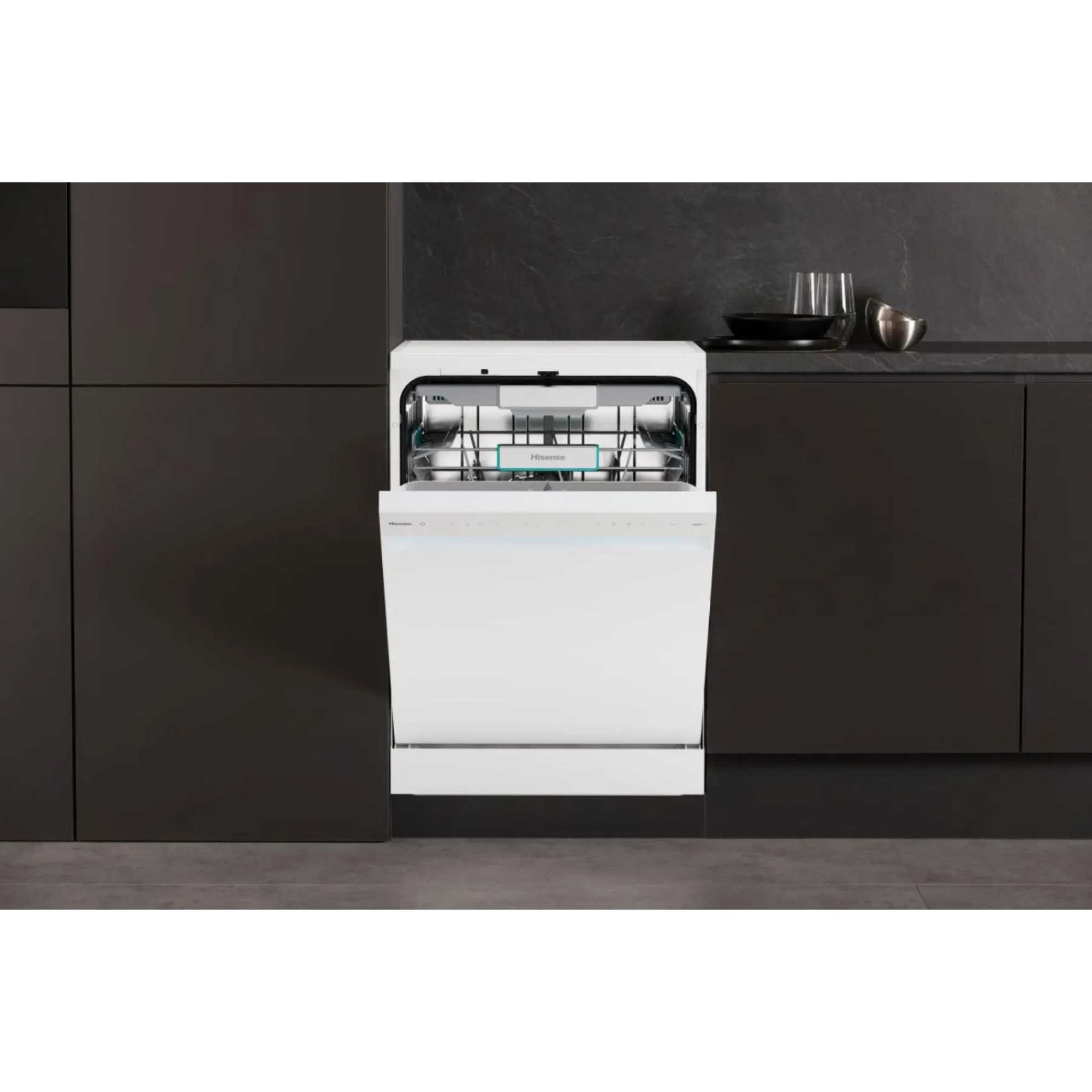 Hi6 Freestanding Full-Sized Dishwasher - HS673A90WUK