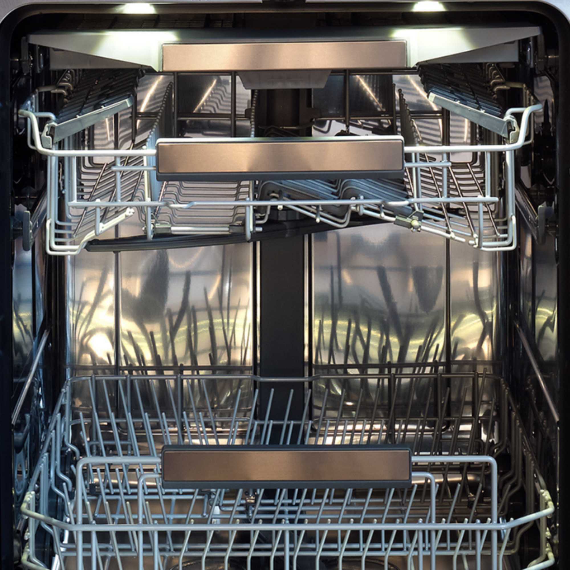 Freestanding Full-Sized Dishwasher - DWSF0115FSBW