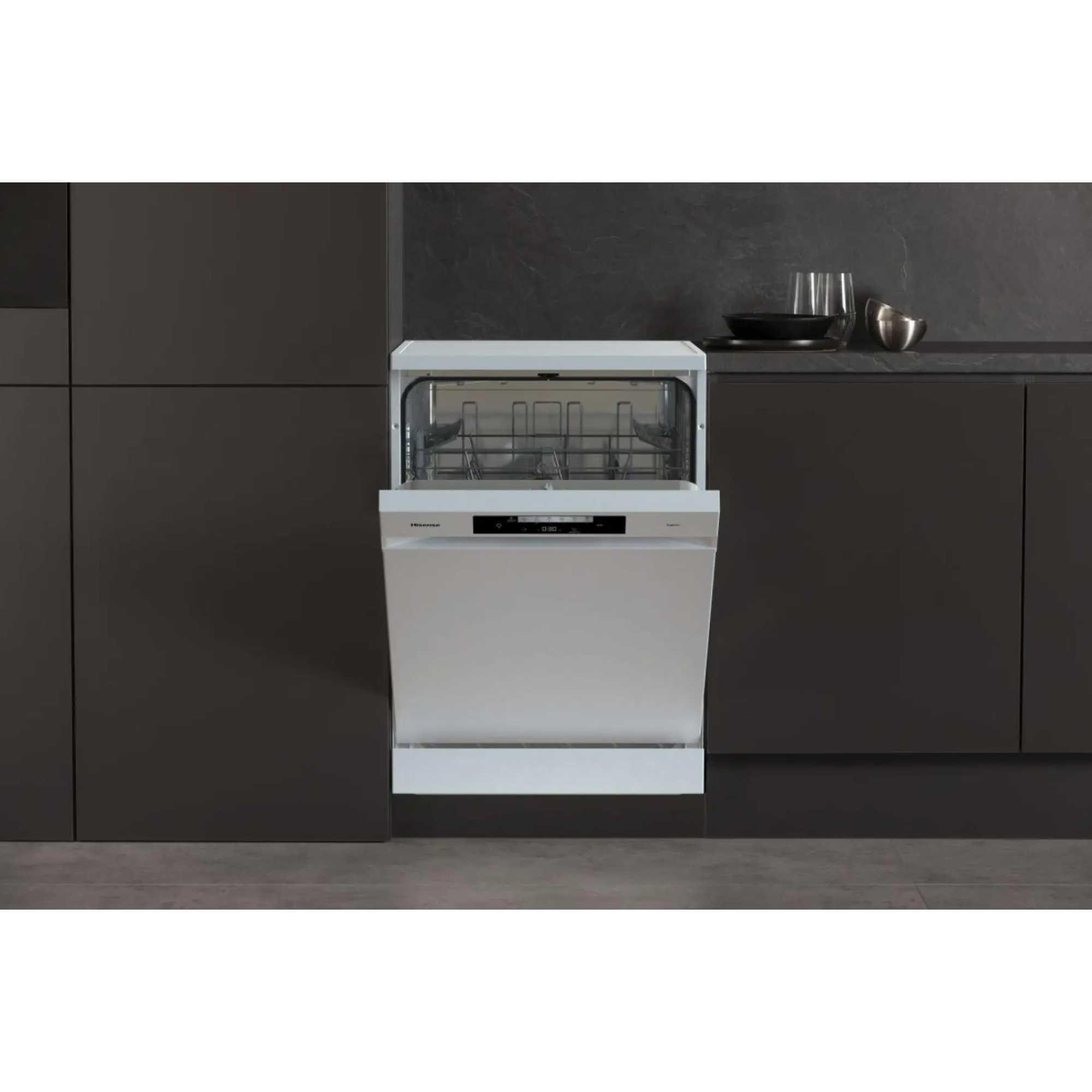 Hi4 Freestanding Full-Sized Dishwasher - HS642D90WUK