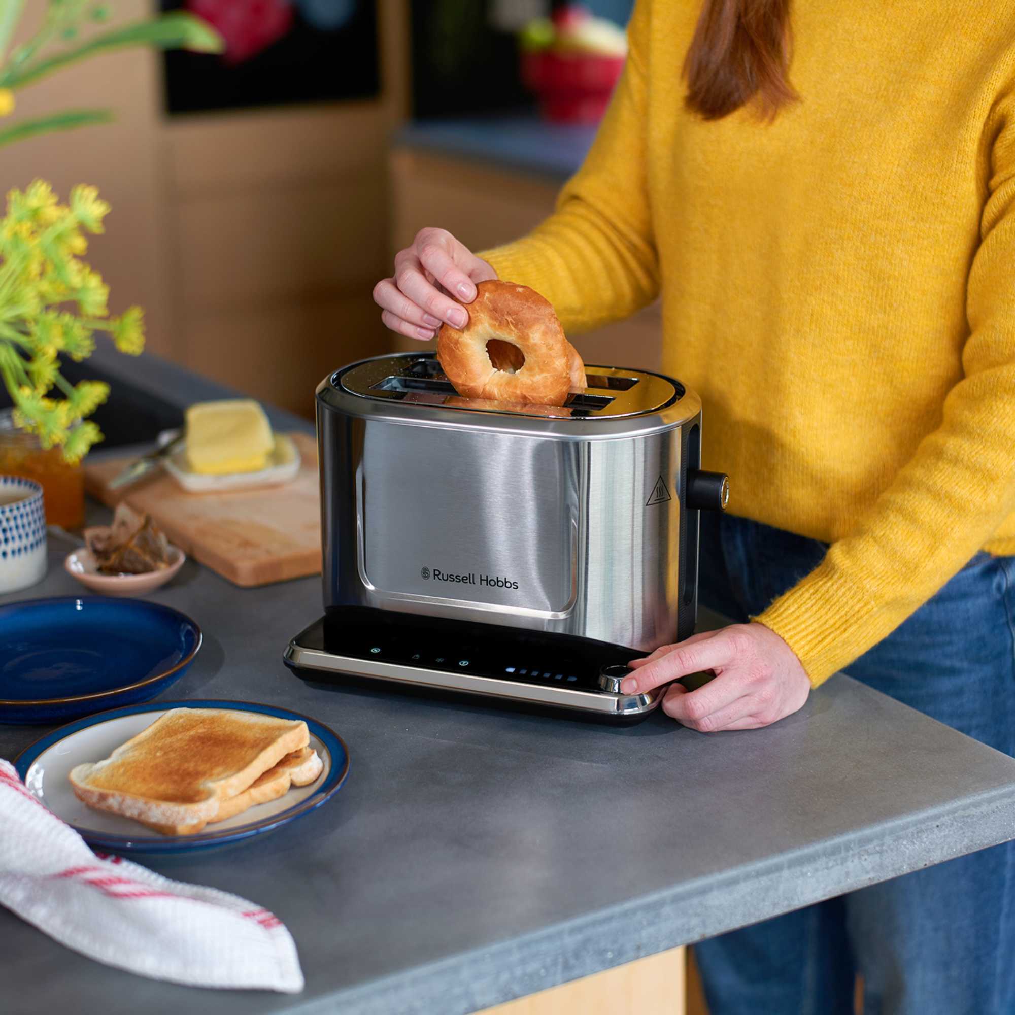 26210 2 Slice Attentiv Toaster with Touch Screen - Stainless Steel