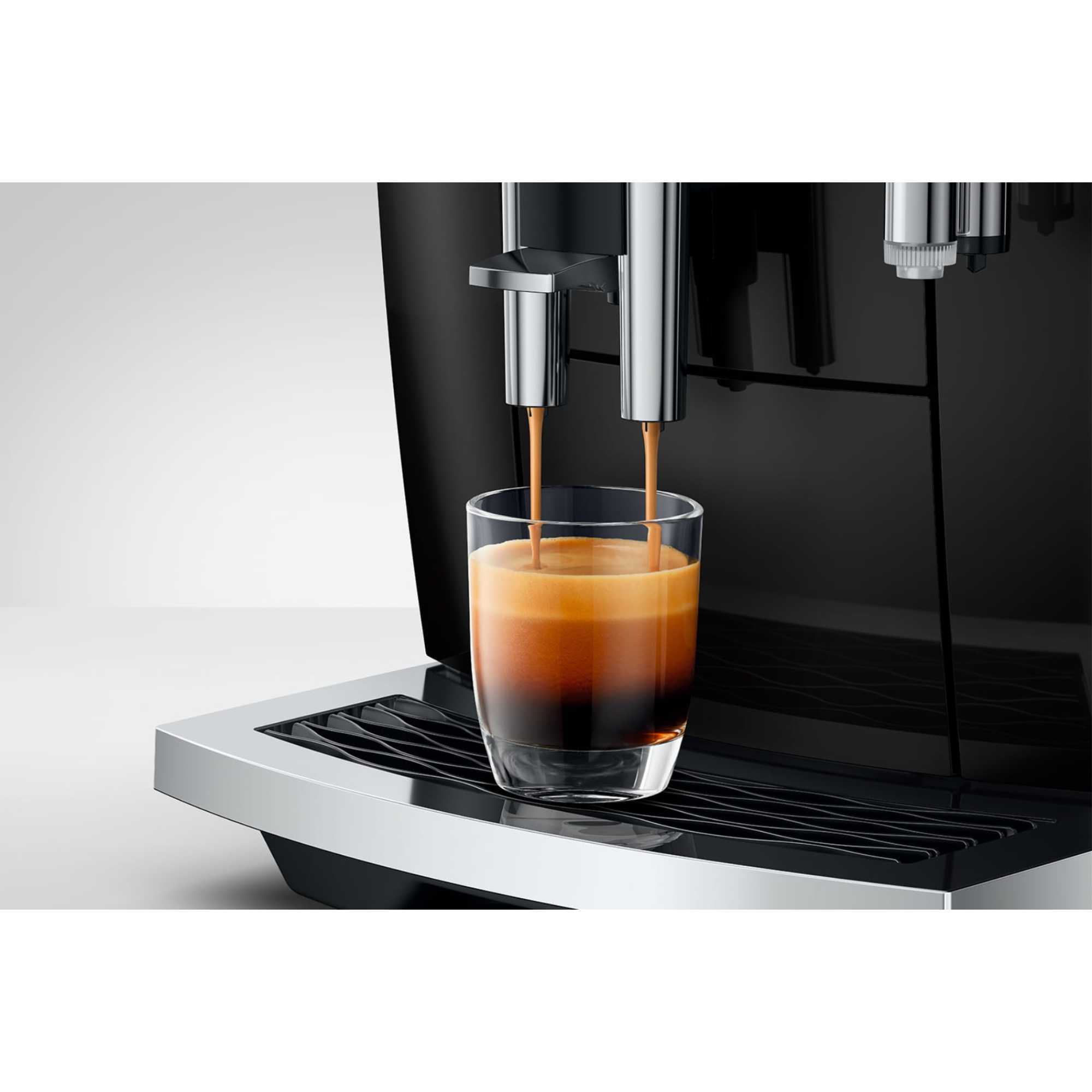 E8 Smart Bean to Cup Coffee Machine - Piano Black