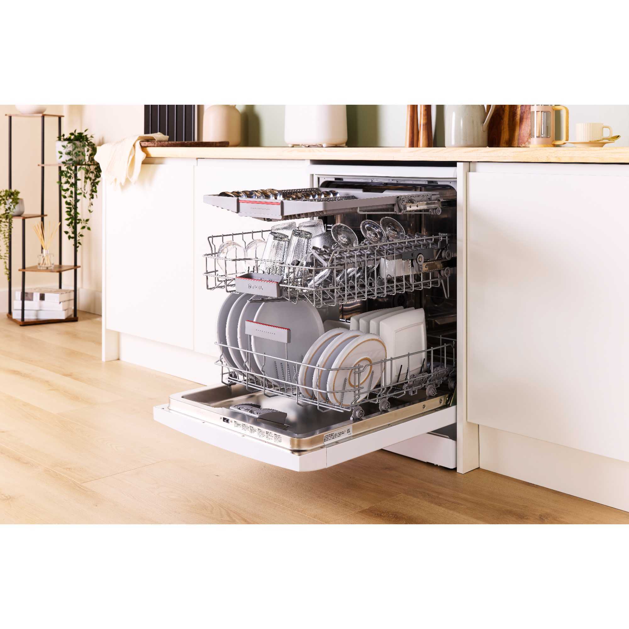 SMS4EMW06G Series 4 60cm 14 Place Setting Dishwasher - White