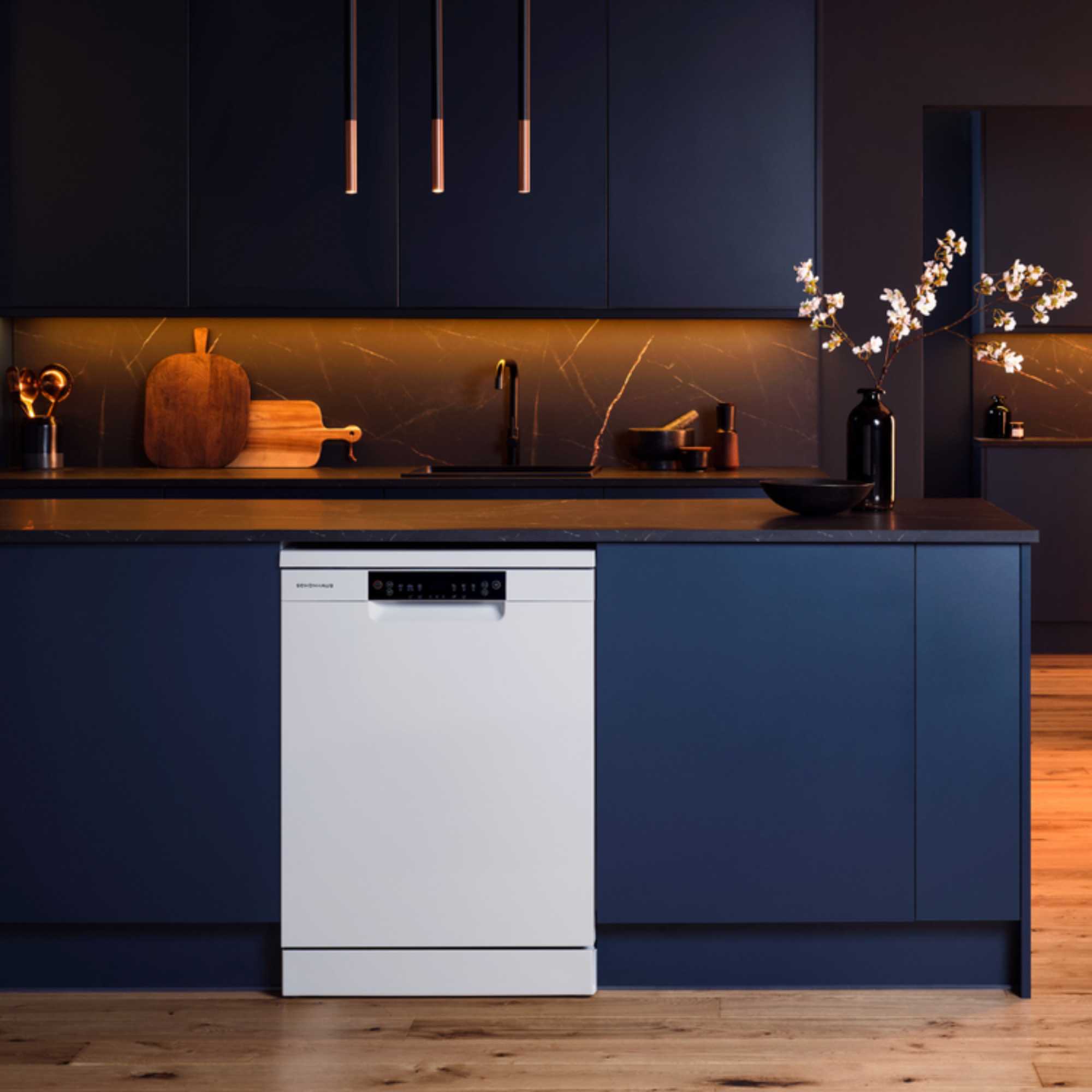 Freestanding Full-Sized Dishwasher - DWSF0115FSBW