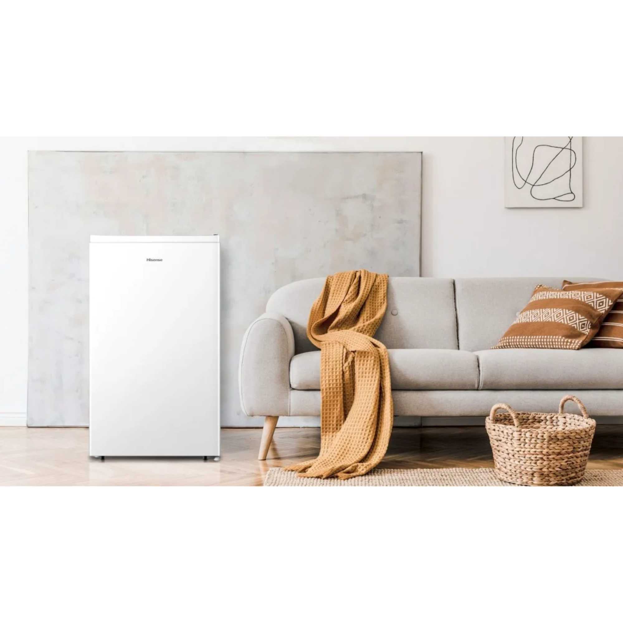 RL170D4BWE 133l Undercounter Larder Fridge - White