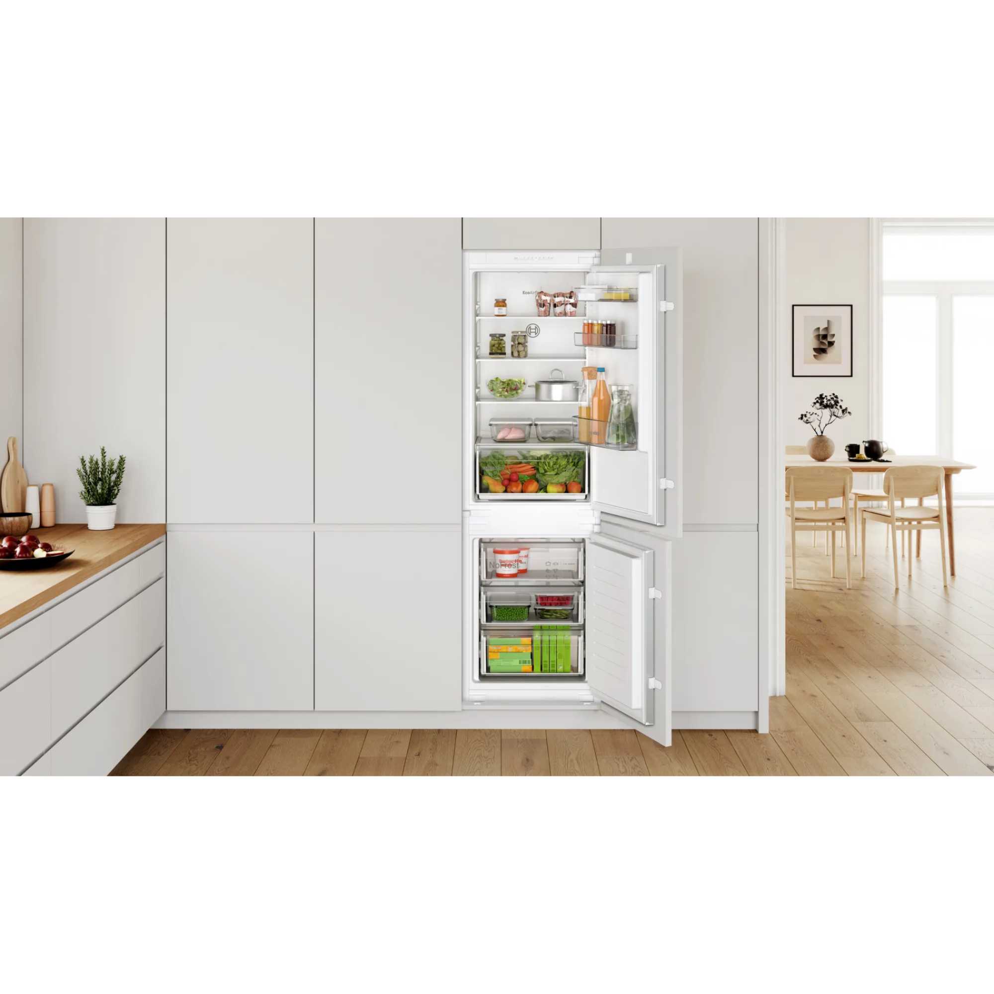 KIN86NSE0G Series 2 260l No Frost Integrated Fridge Freezer