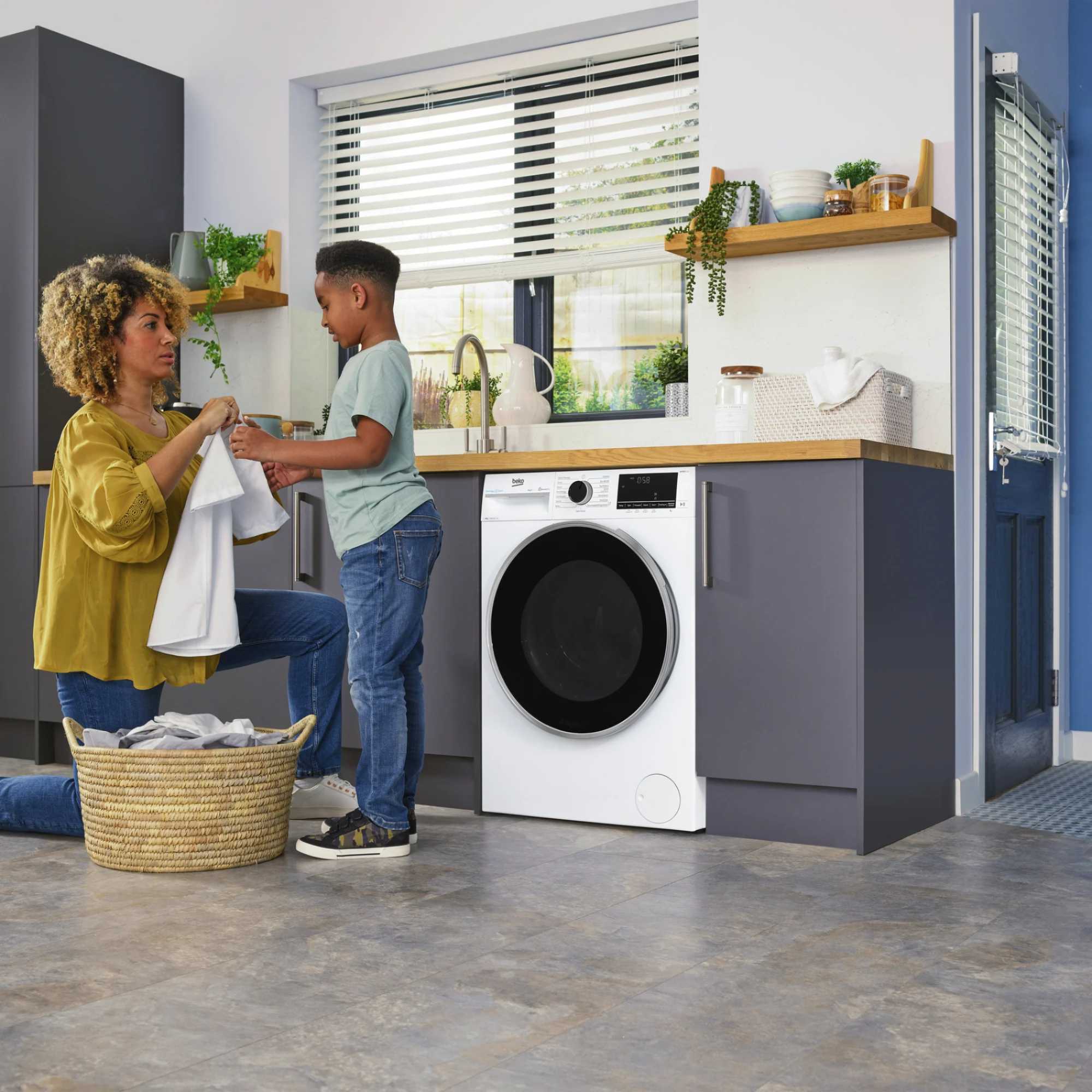 9kg 1400rpm Washing Machine - B5W59411AW