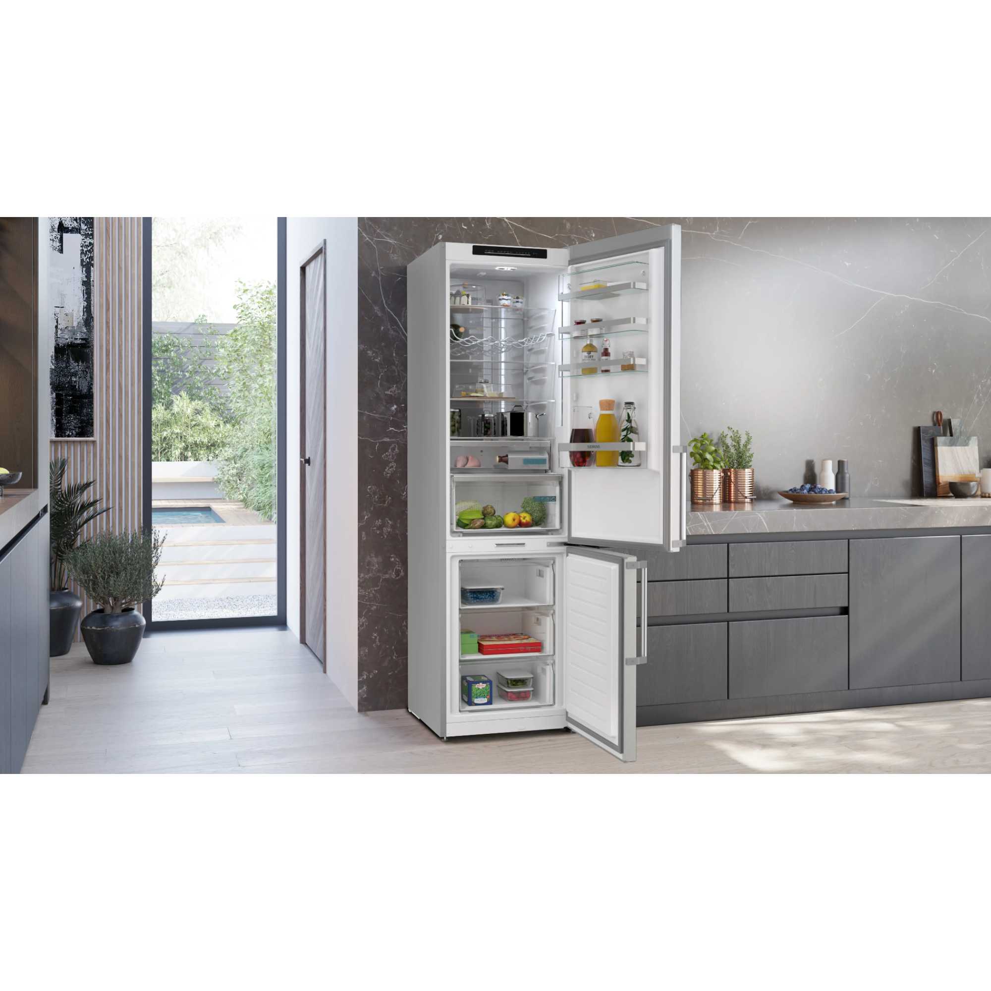 KG39NAIAU 363l Total noFrost Fridge Freezer - Brushed Steel