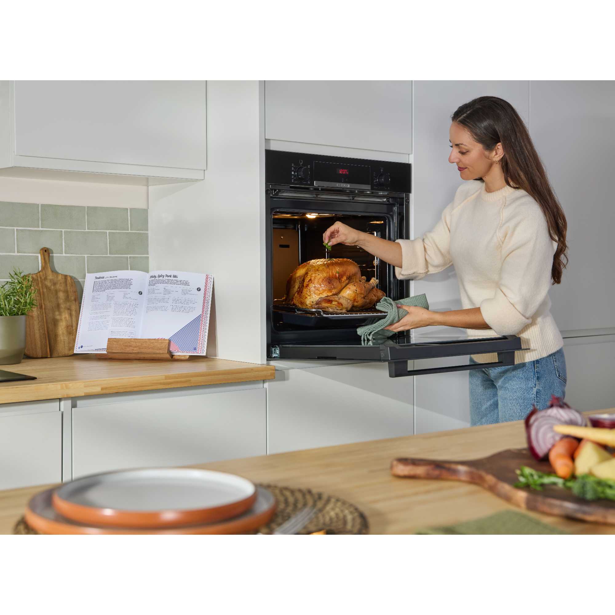 Series 4 HQA534BB3B Built-In Single Oven with Steam Function - Black