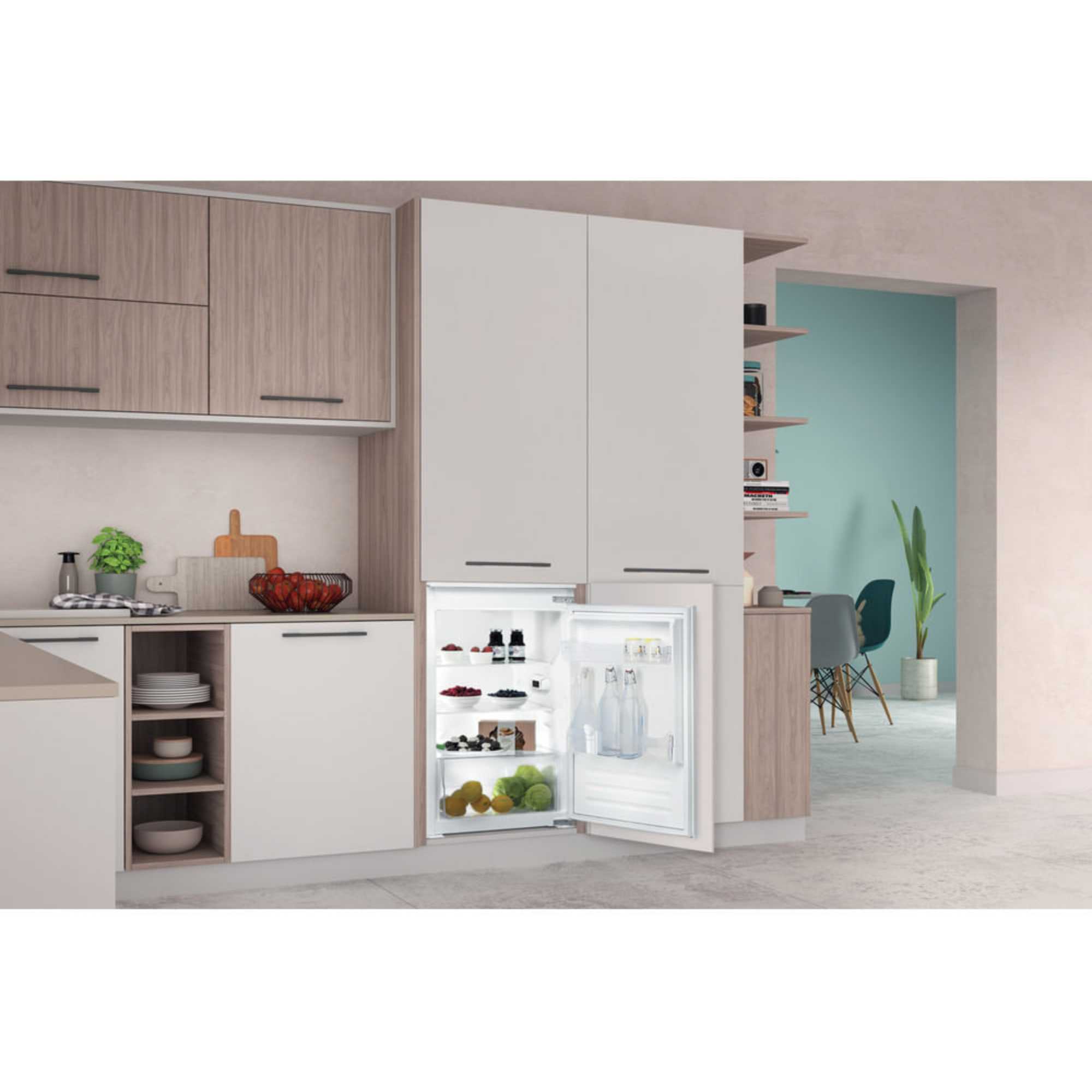 INS 9012 136l Low Frost Built-In Larder Fridge