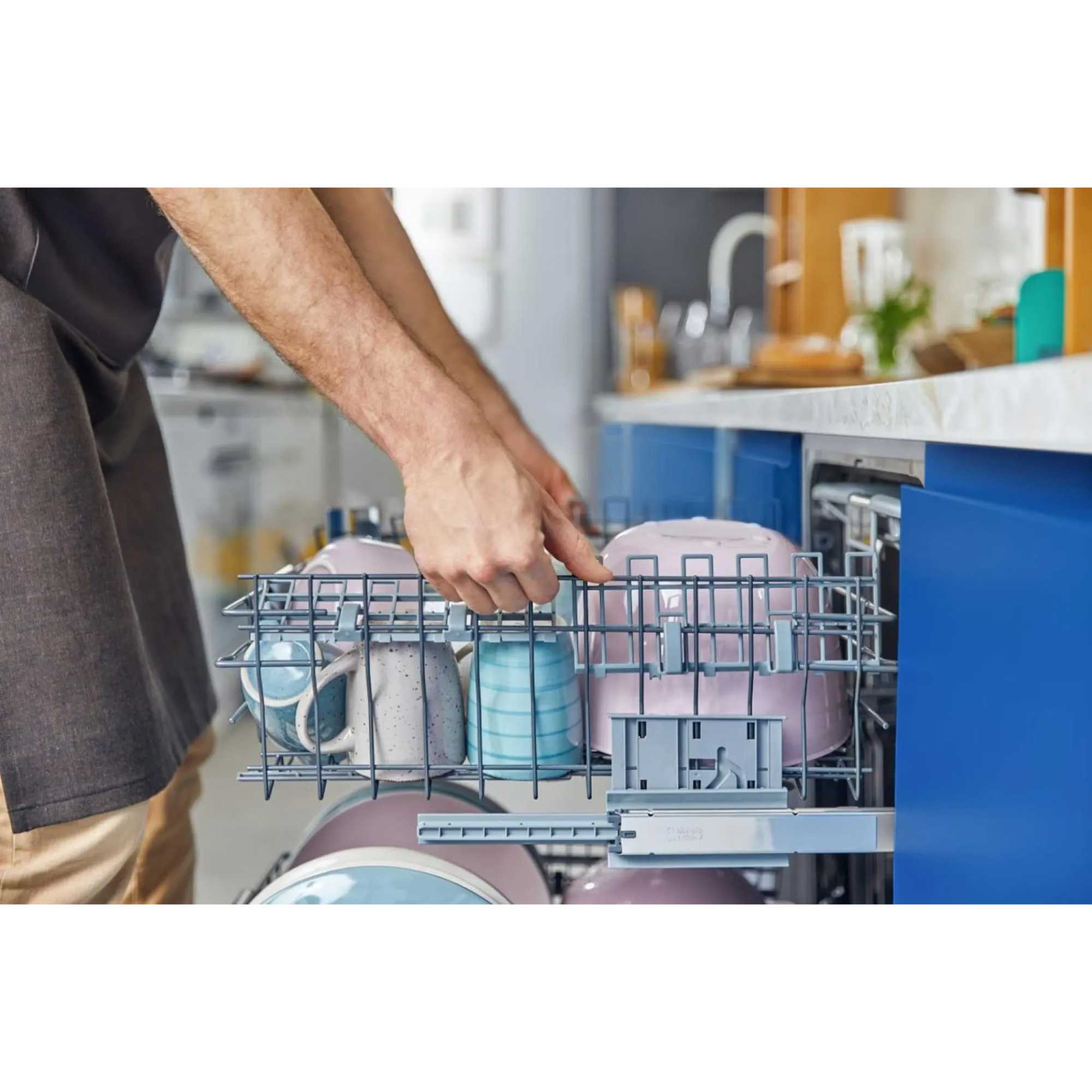 Hi4 Freestanding Full-Sized Dishwasher - HS642D90WUK