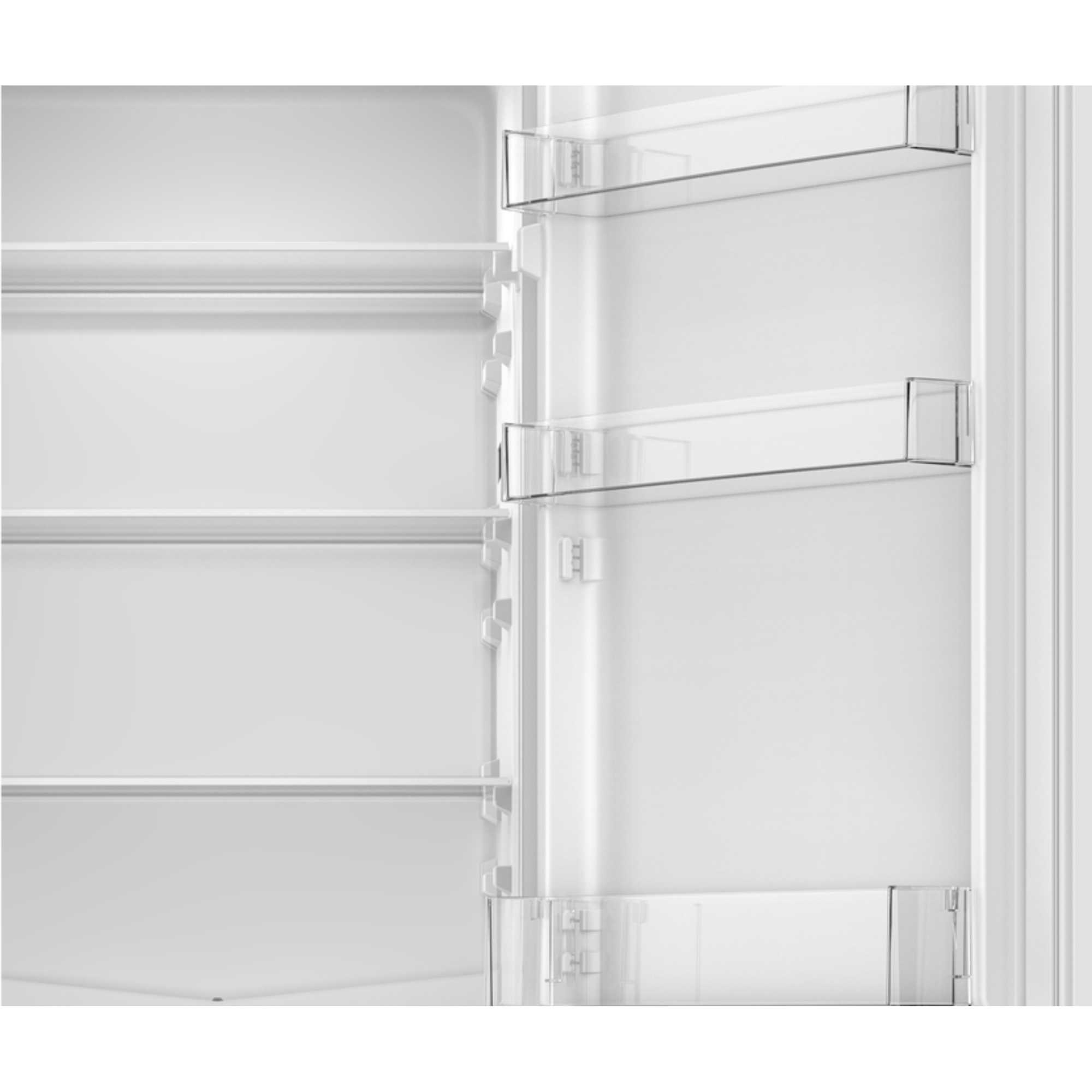 INKS 8261 W4UK 262l Low Frost 60/40 Fridge Freezer - White