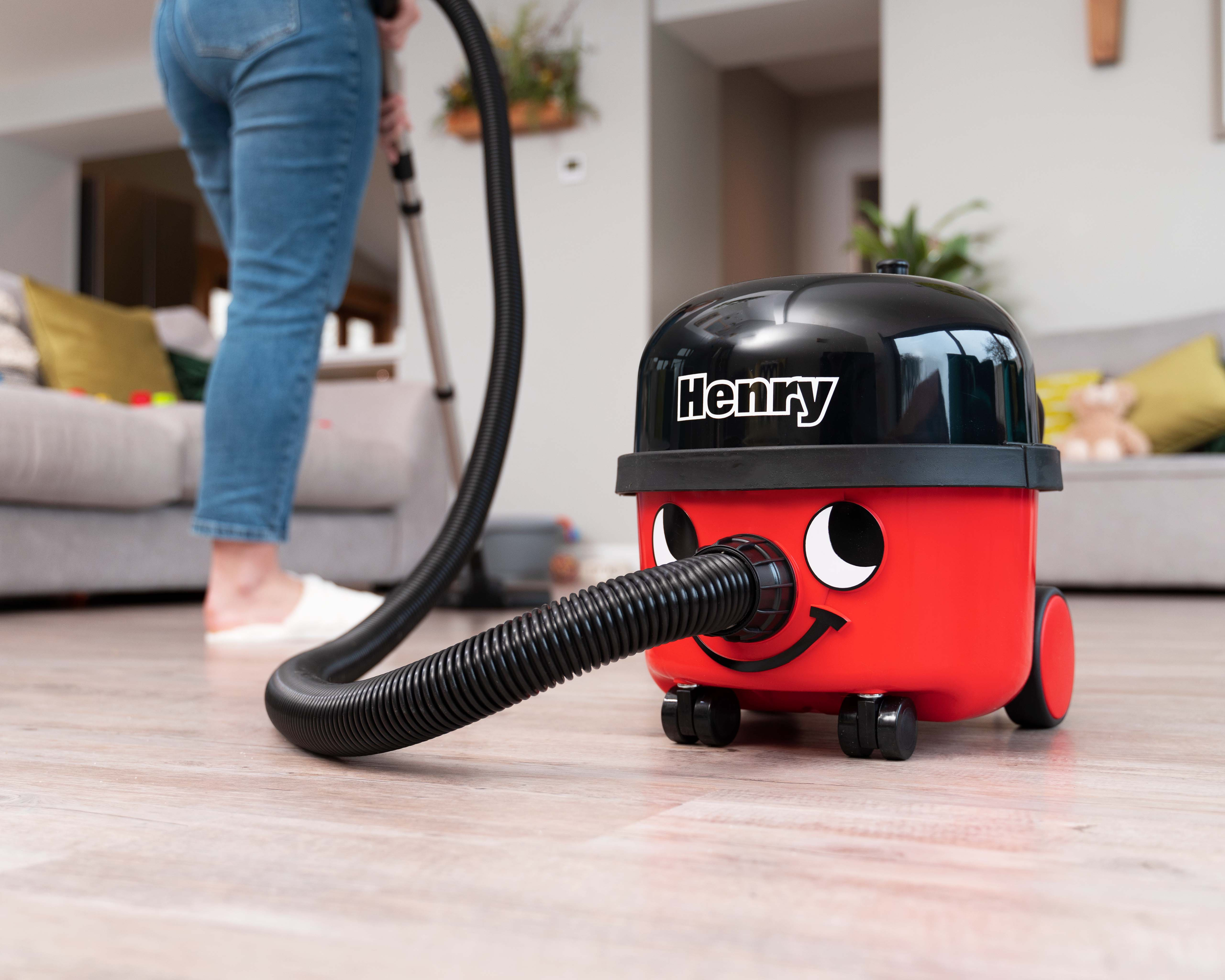 HVR160 6 Litre 620W Vacuum Cleaner - Red