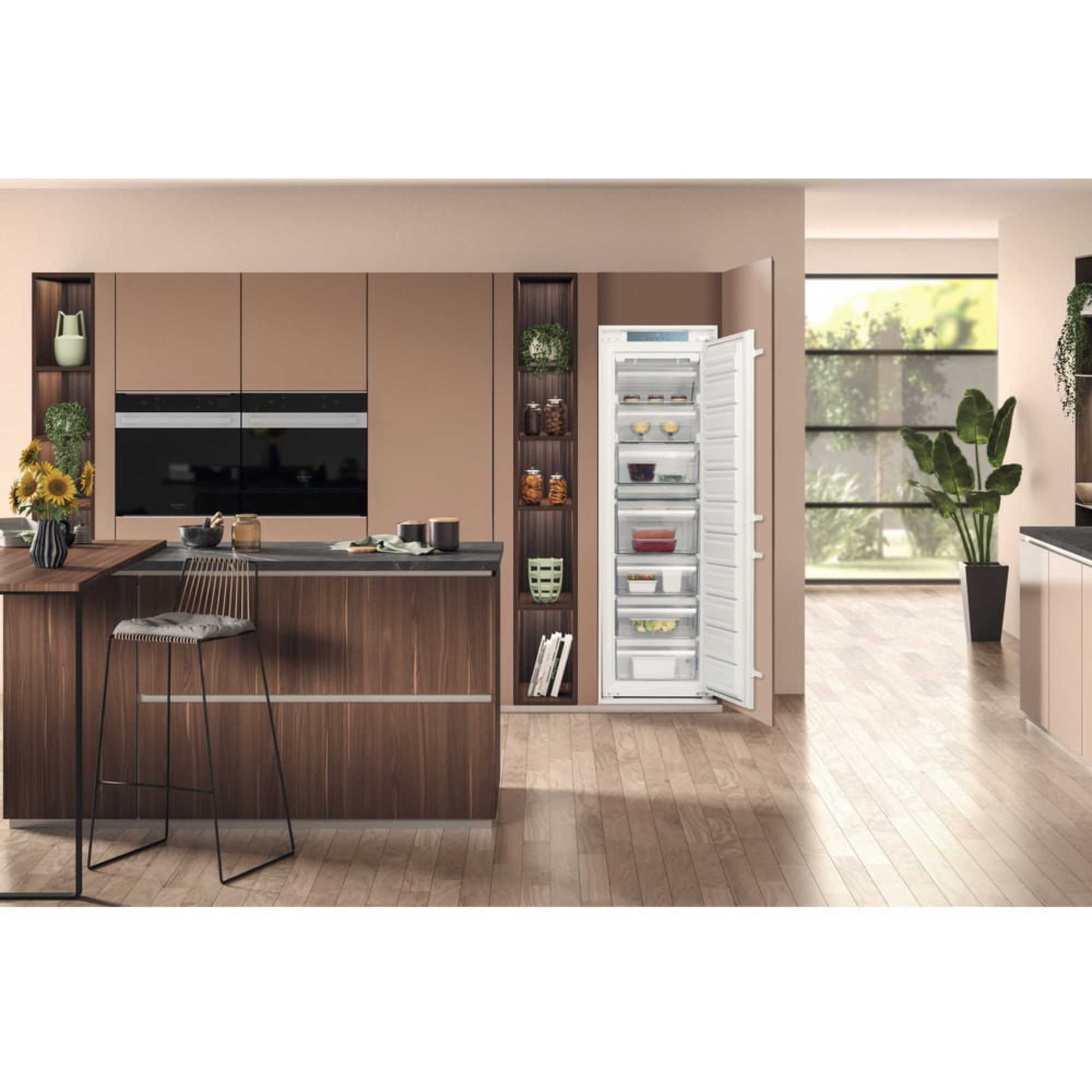 HTSD18F013H1 209l Built-In No Frost Freezer