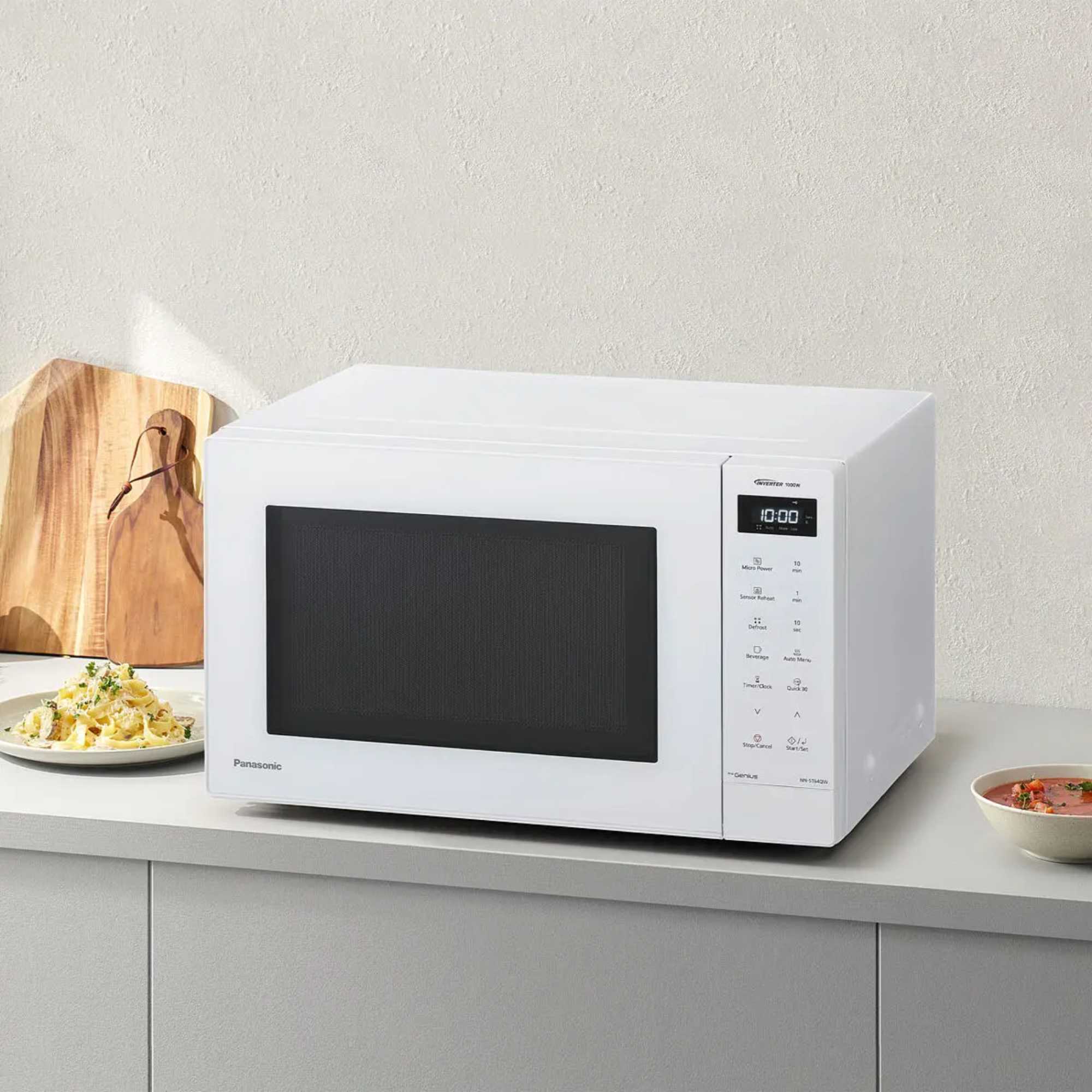 NNST64QWBPQ 1000w 32 Litre Solo Microwave - White