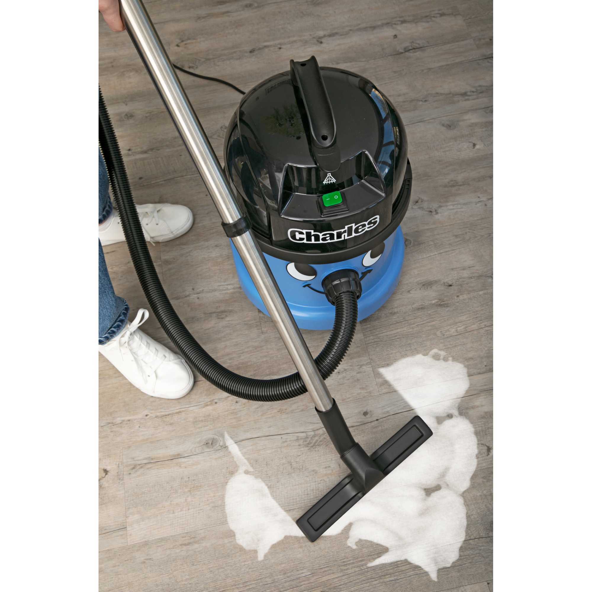 CVC370 Charles Wet or Dry 1000W Vacuum - Blue