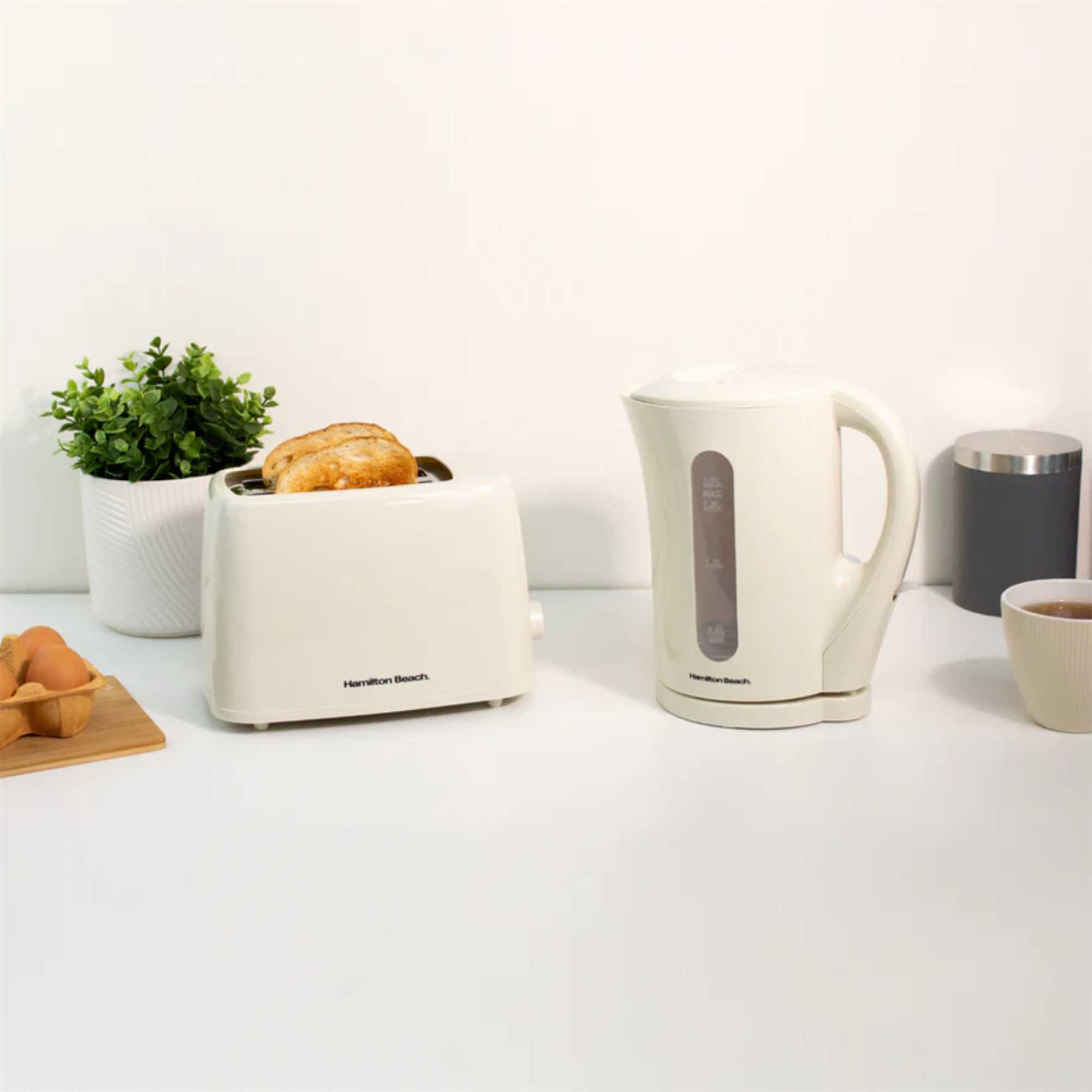 HB1107C 1.7L Jug Kettle - Cream