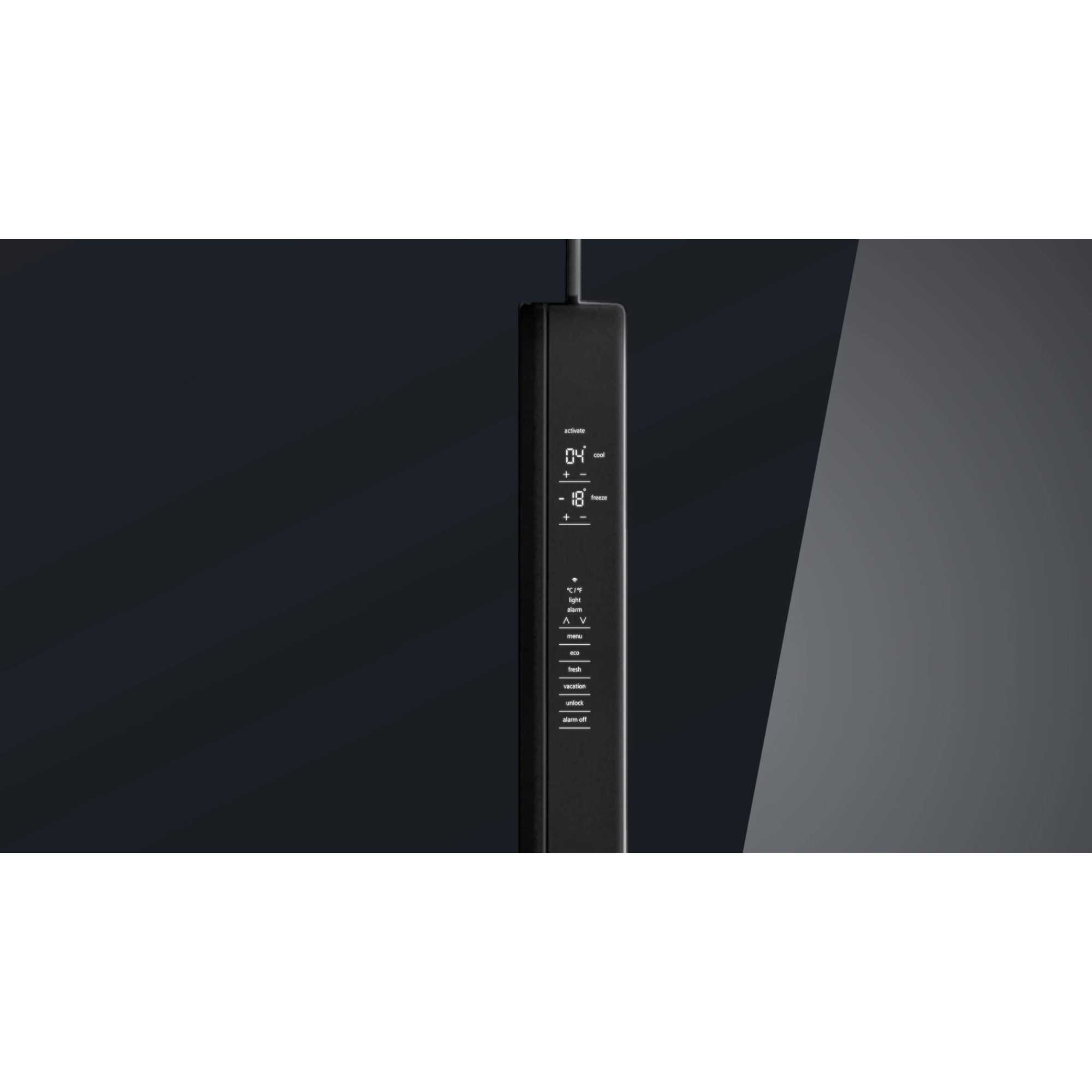 KF96RSBEA iQ700 572l Total noFrost American Style Fridge Freezer - Black