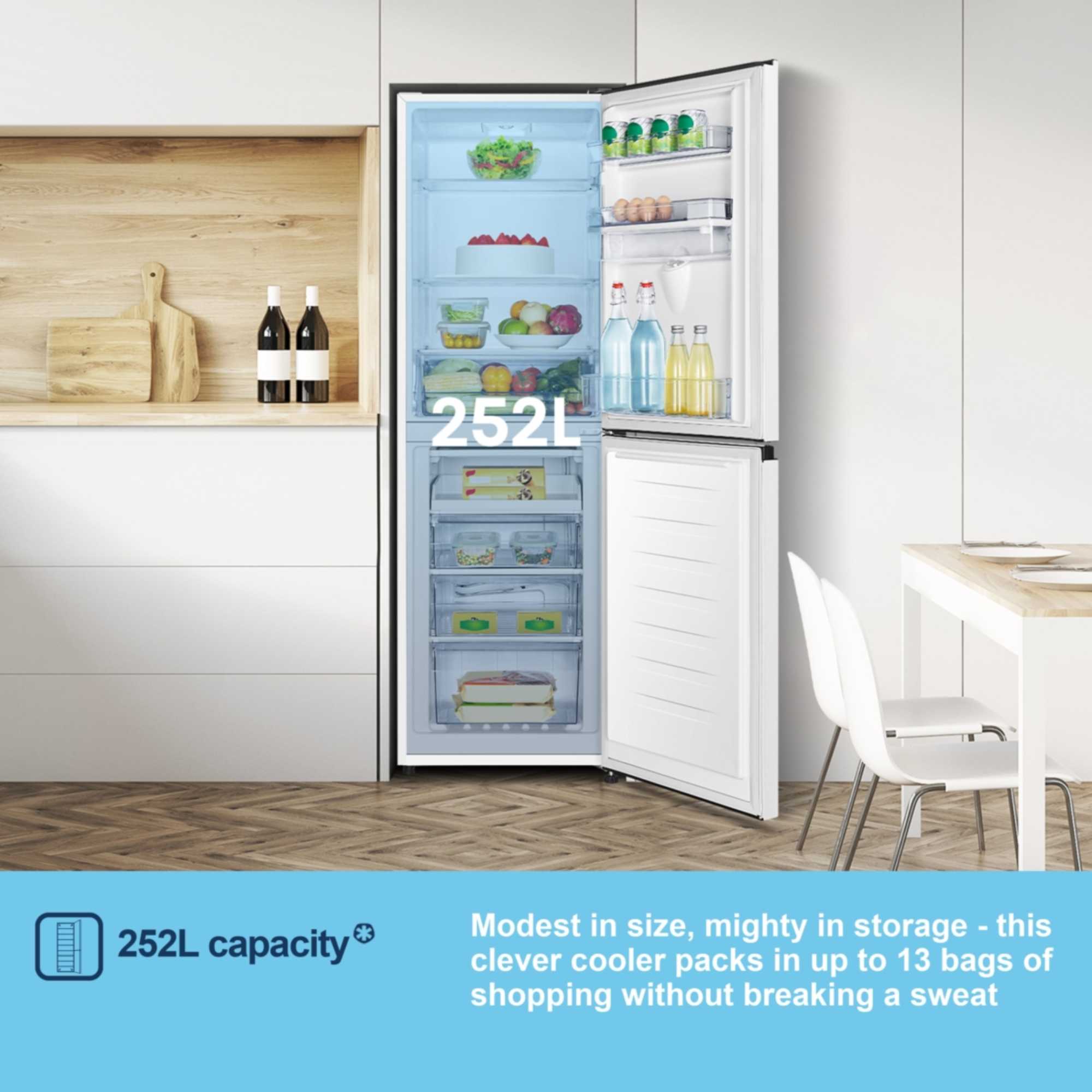 MC55240DE 252l Fridge Freezer with Water Dispenser