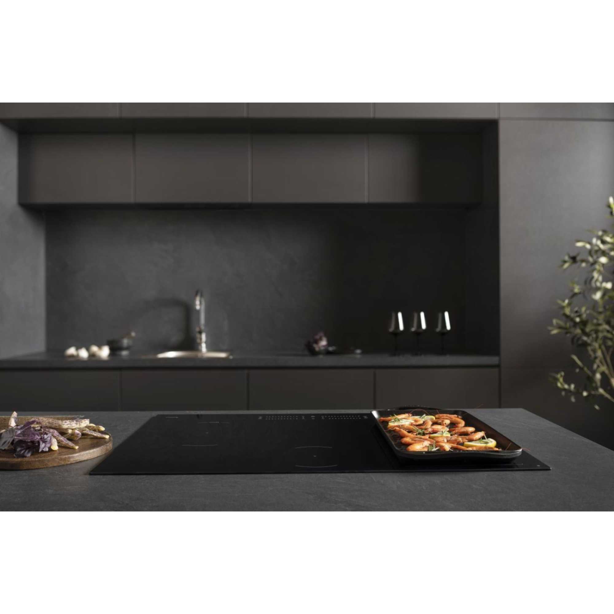 HI8432BSCWF Hi6 80cm 4 Zone Induction Hob - Black