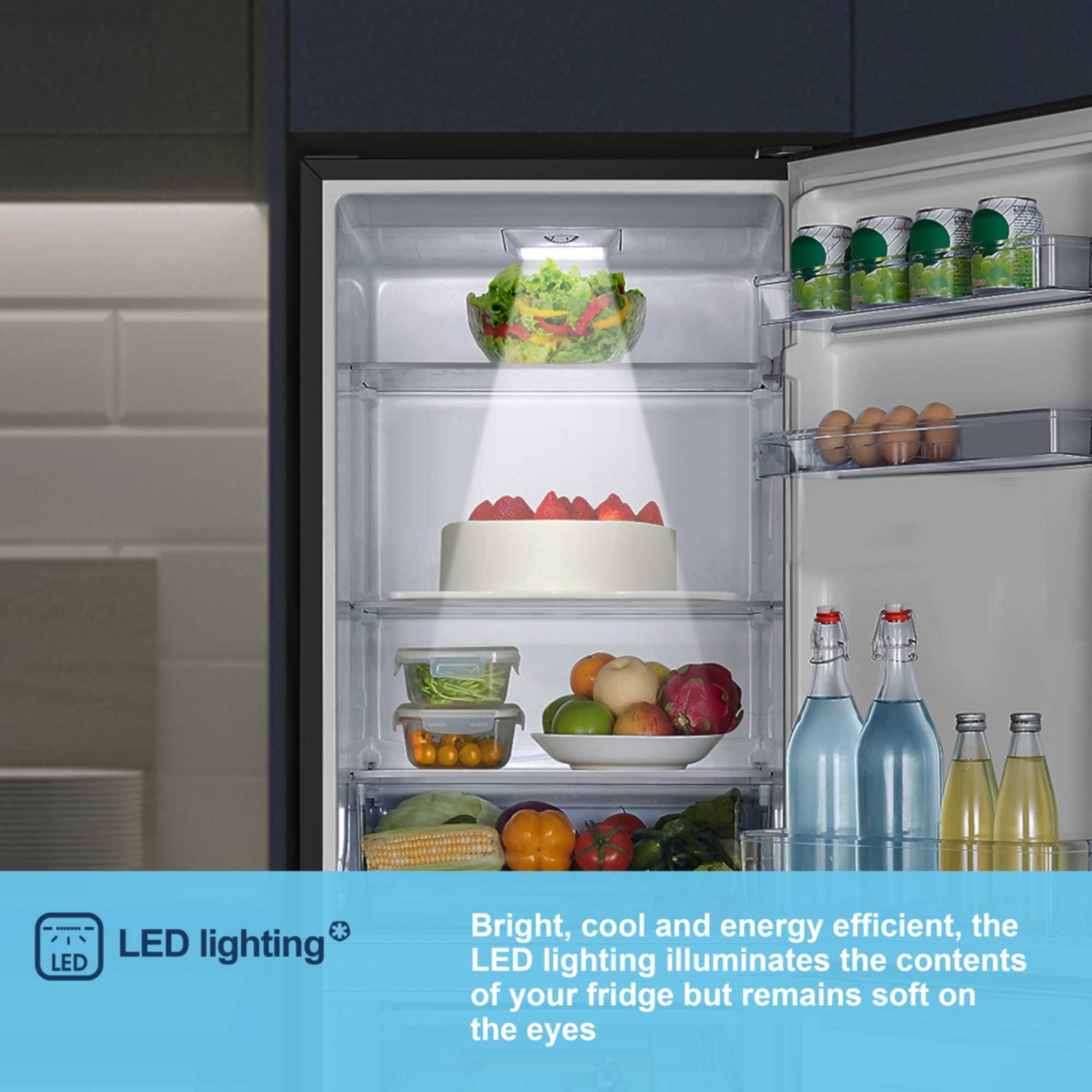 MC55240EB 252l Fridge Freezer - Black