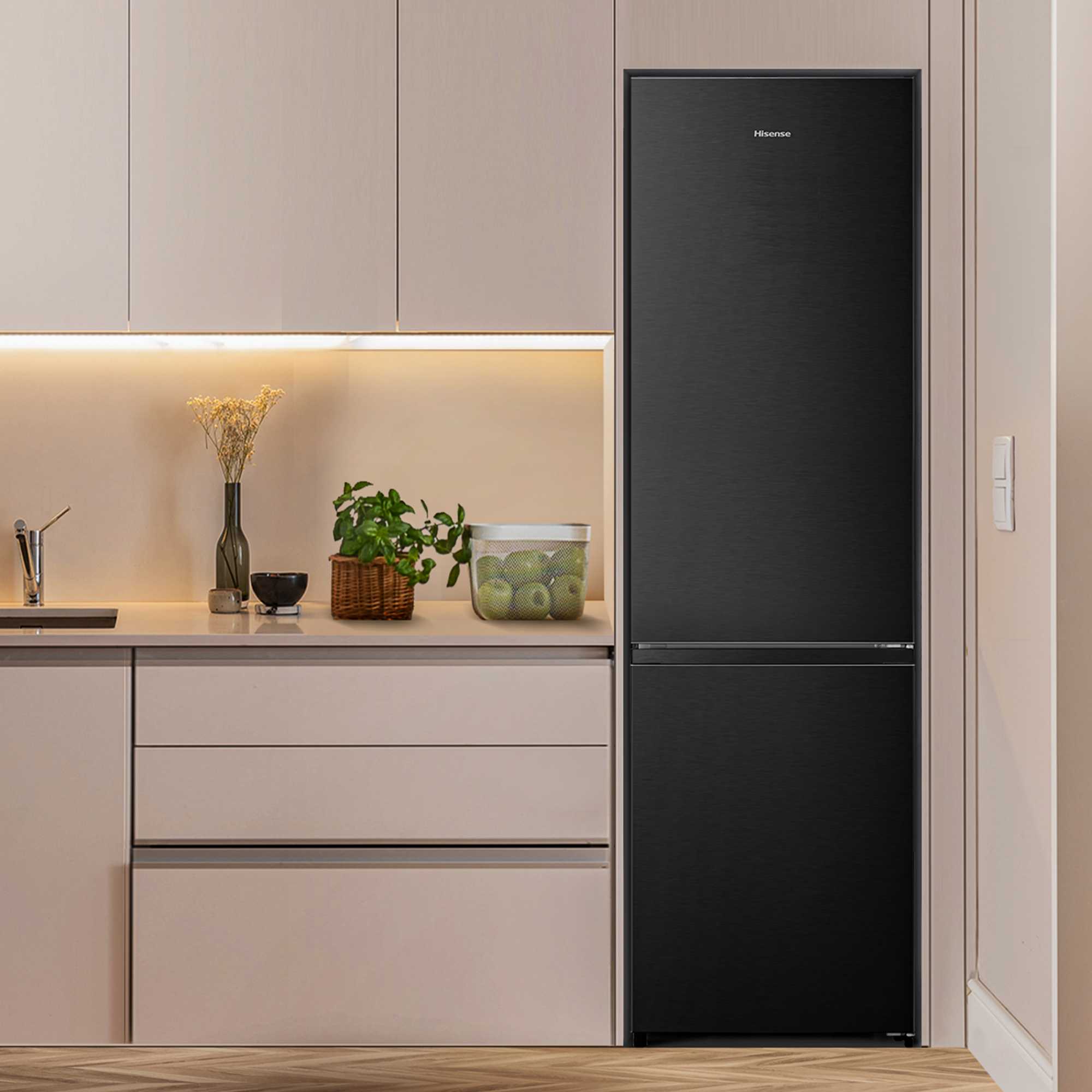 Fridge Freezer 70/30 Total No Frost - Black - RB440N4AFA
