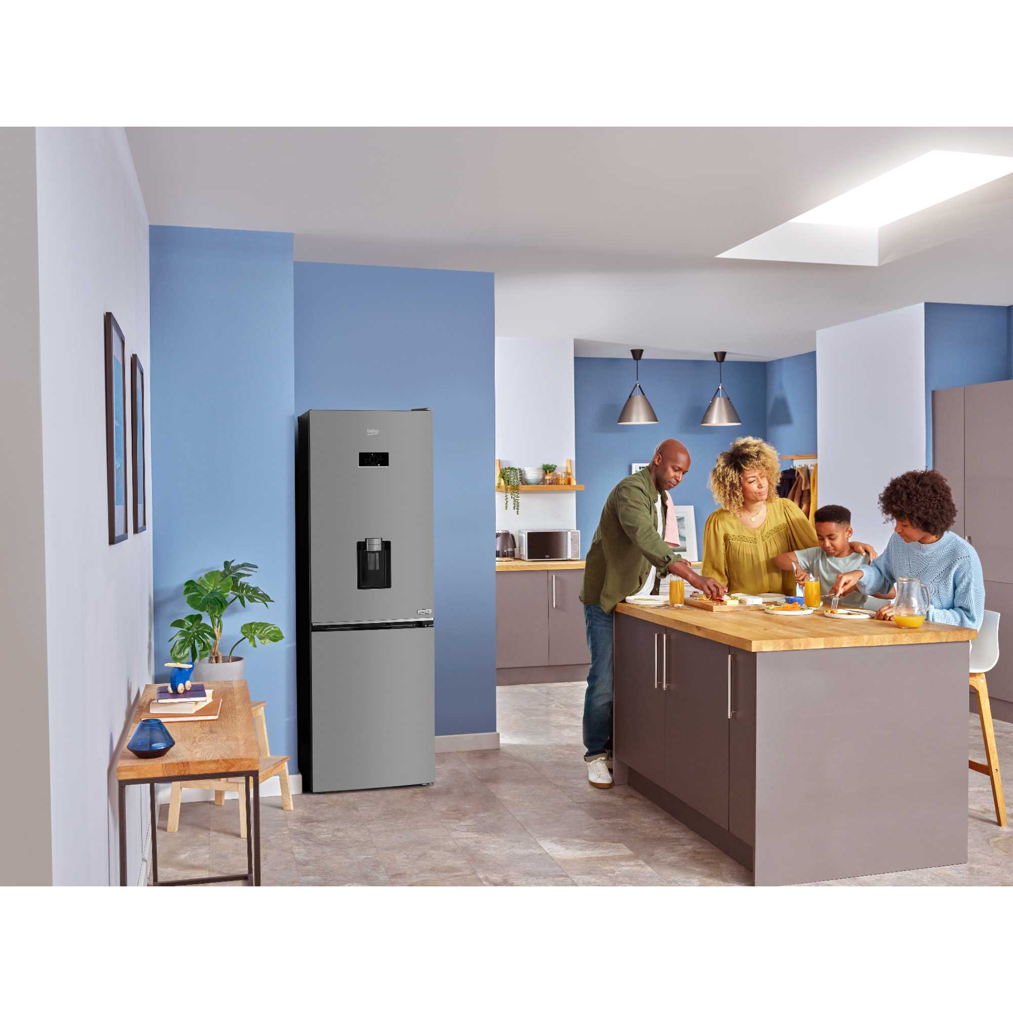 Freestanding Fridge Freezer 70/30 AeroFlow Stainless Steel - CNB3G4686DVP