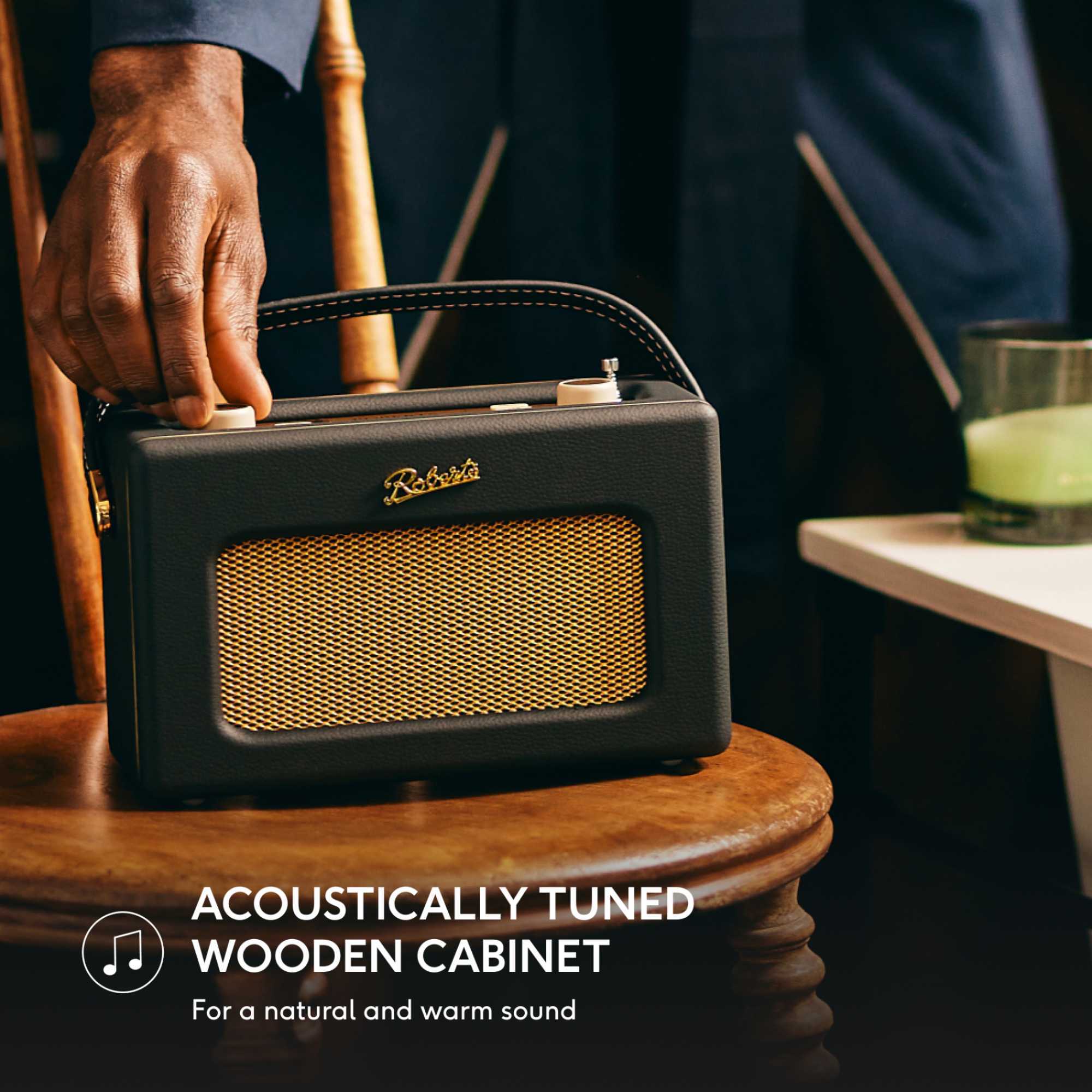 RD70BLK 1950s Style Clock Radio - Black